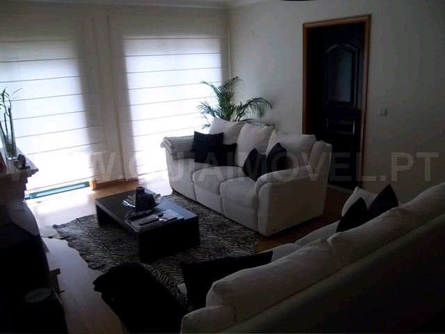 Moradia Geminada T4+1