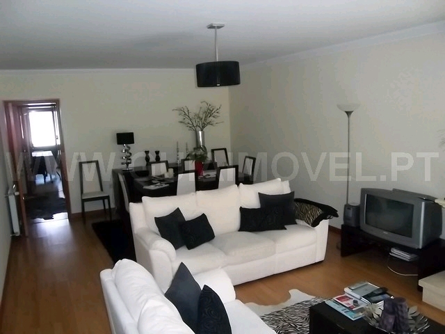 Moradia Geminada T4+1