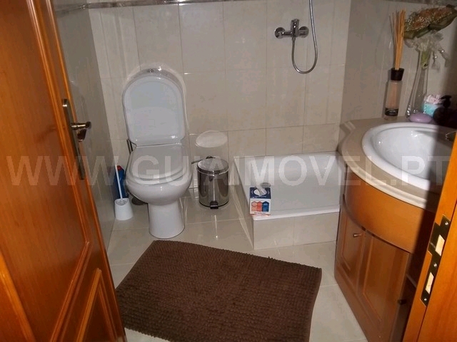 Moradia Geminada T4+1