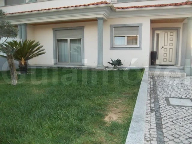 Moradia Geminada T4