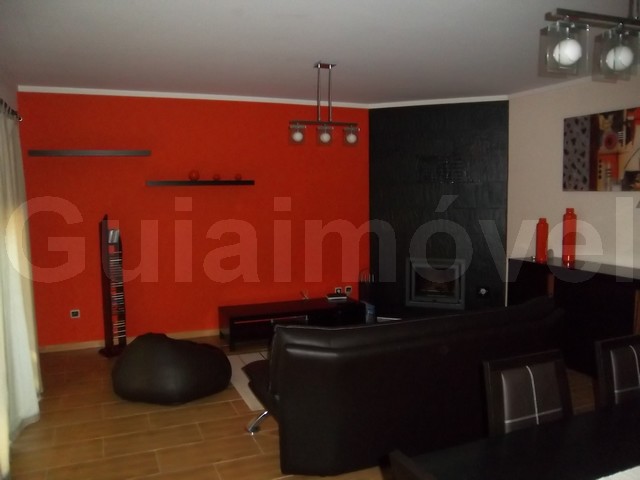 Moradia Geminada T4