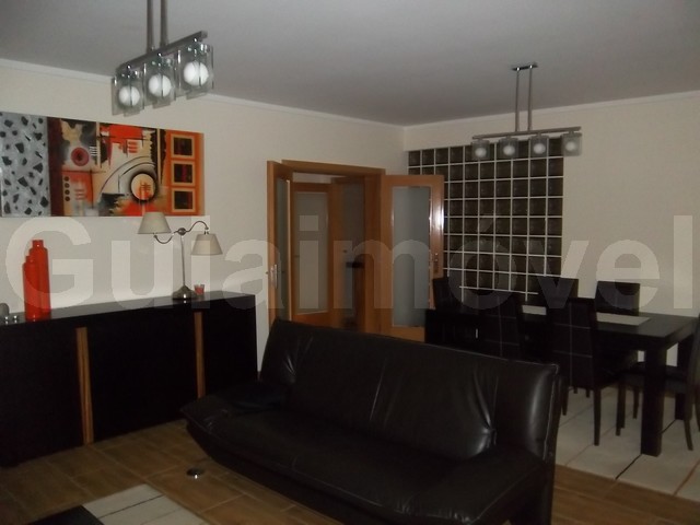 Moradia Geminada T4