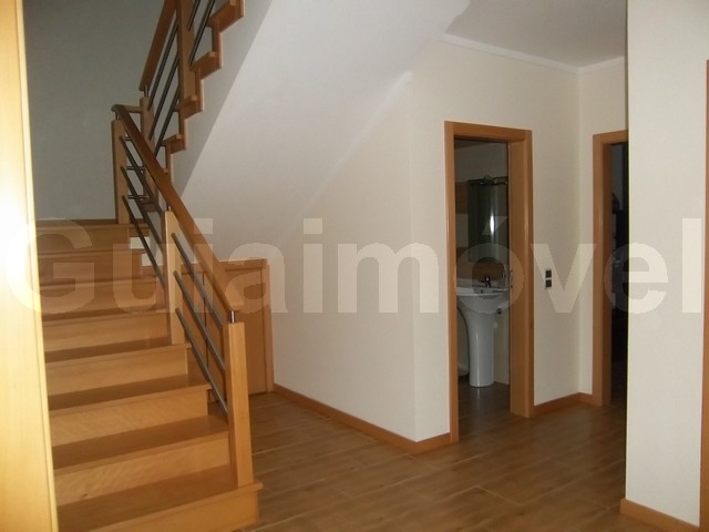 Moradia Geminada T4
