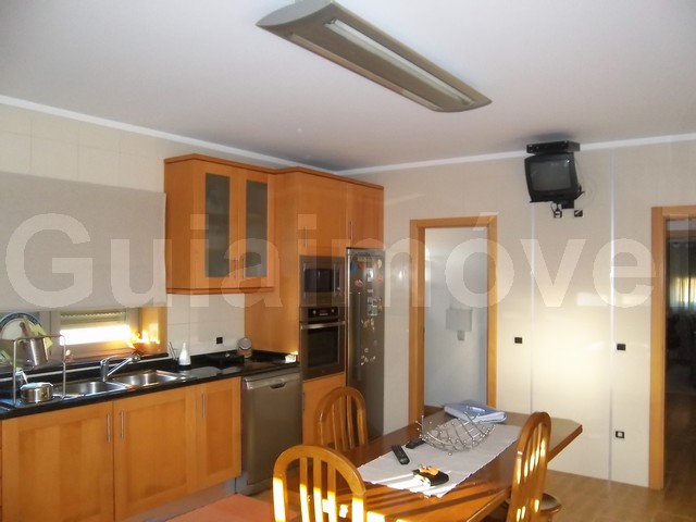 Moradia Geminada T4