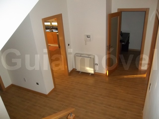 Moradia Geminada T4