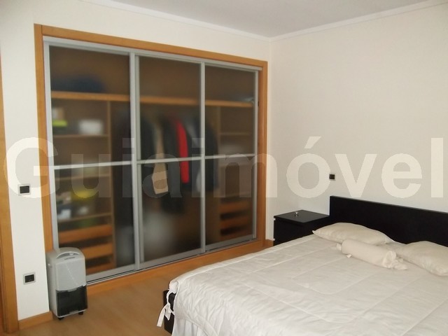 Moradia Geminada T4