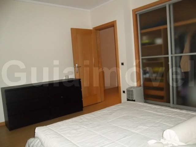 Moradia Geminada T4