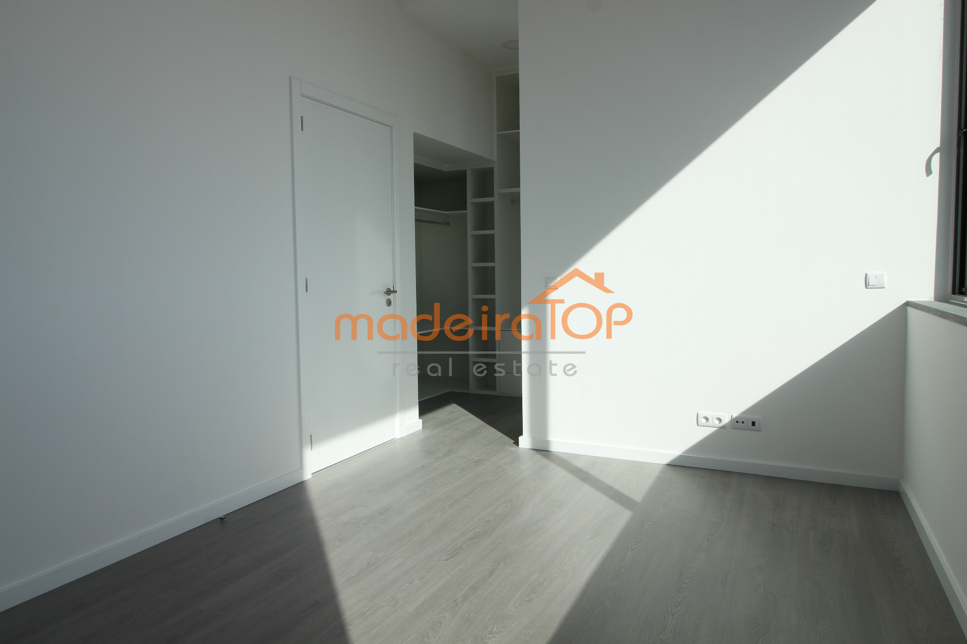 Fantastischer Haus moderner Stil V3 in Funchal.