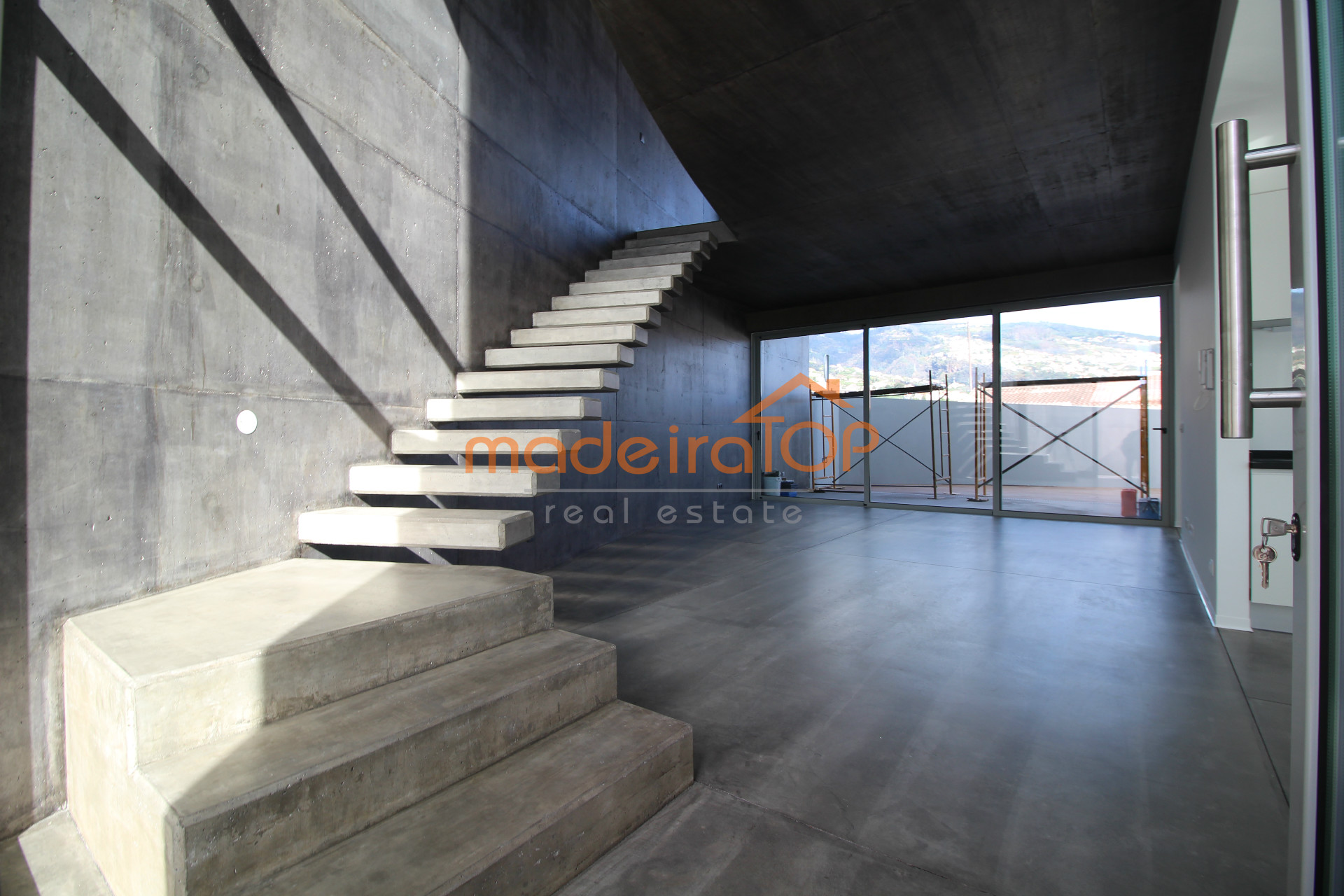 Fantastischer Haus moderner Stil V3 in Funchal.