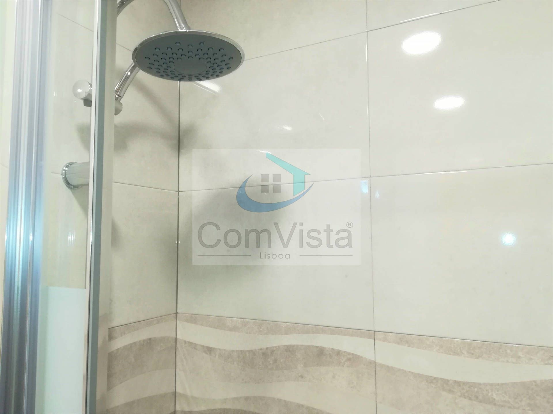 T1+1 com execelente logradouro em Benfica