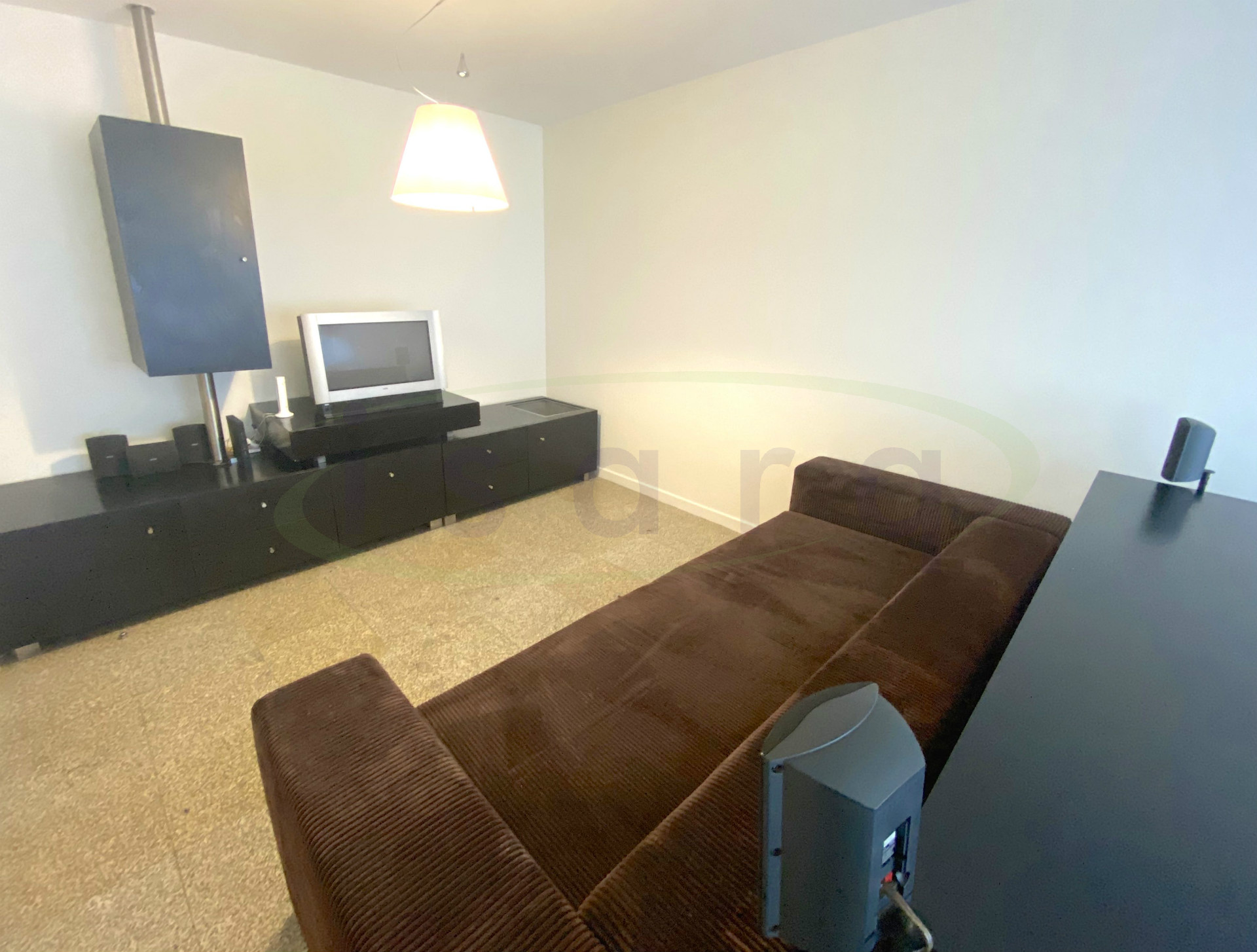 2 bedroom apartment in excellent condition in the center of Trofa;