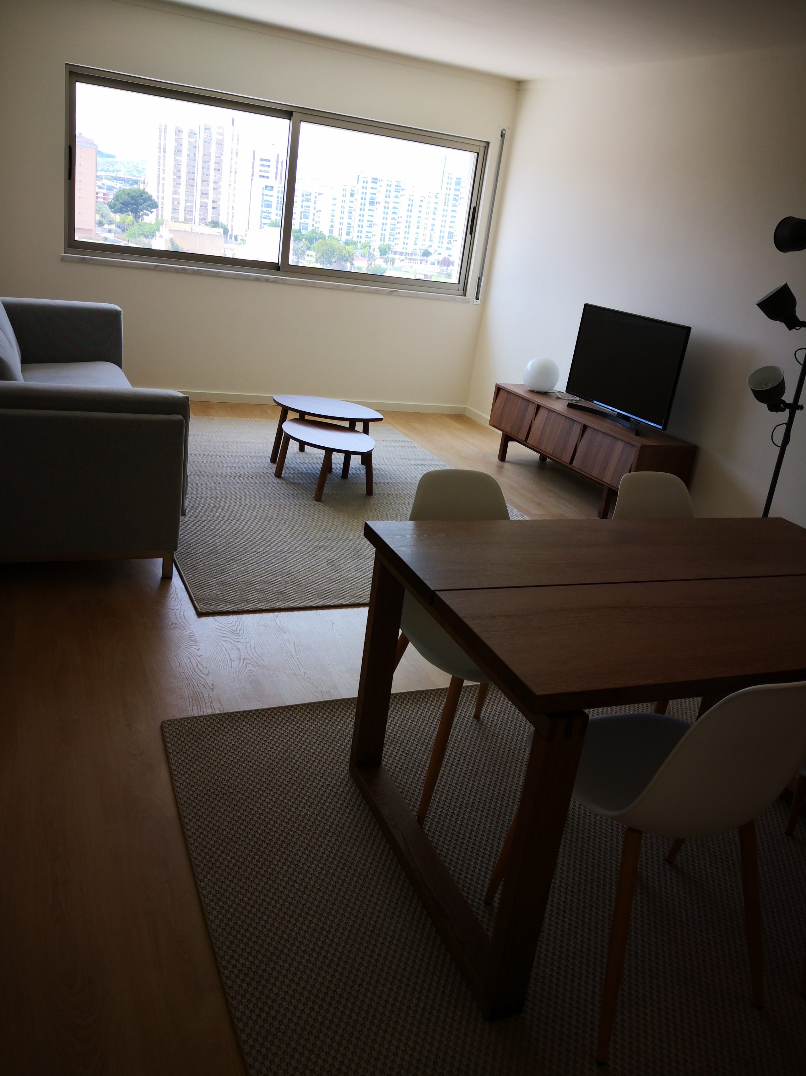 T2 - Arrendamento - Mobilado - 2 Lugares de Estacionamento e Arrecadação