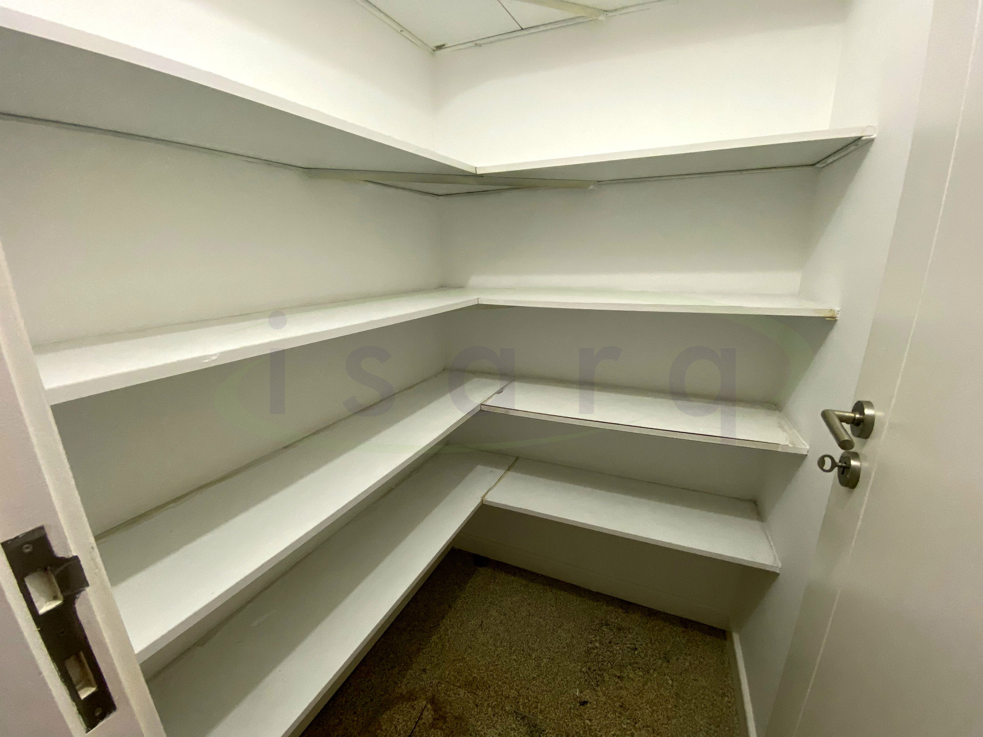 2 bedroom apartment in excellent condition in the center of Trofa;