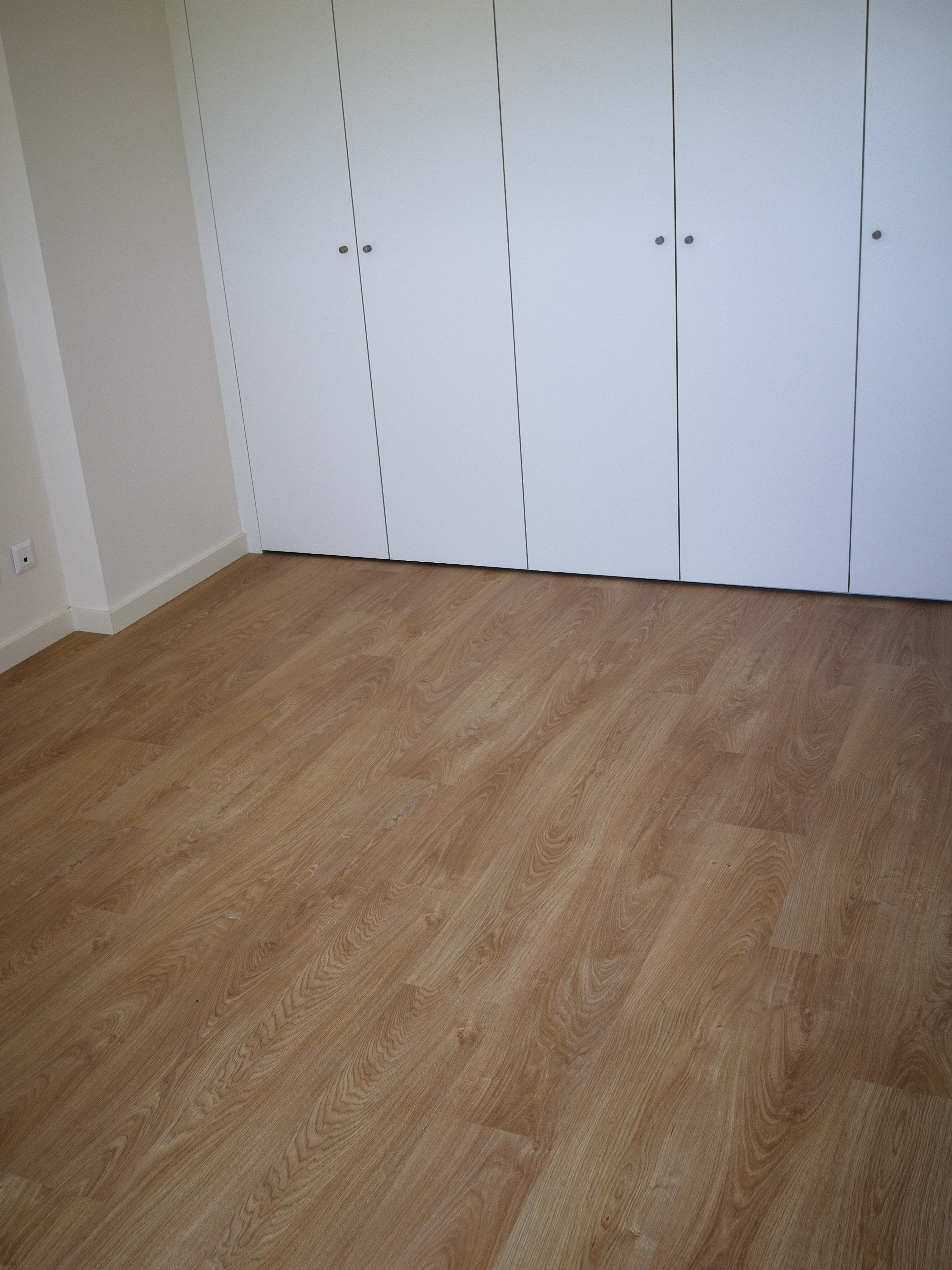 T1 - ARRENDAMENTO - COZINHA EQUIPADA - LUGAR DE ESTACIONAMENTO