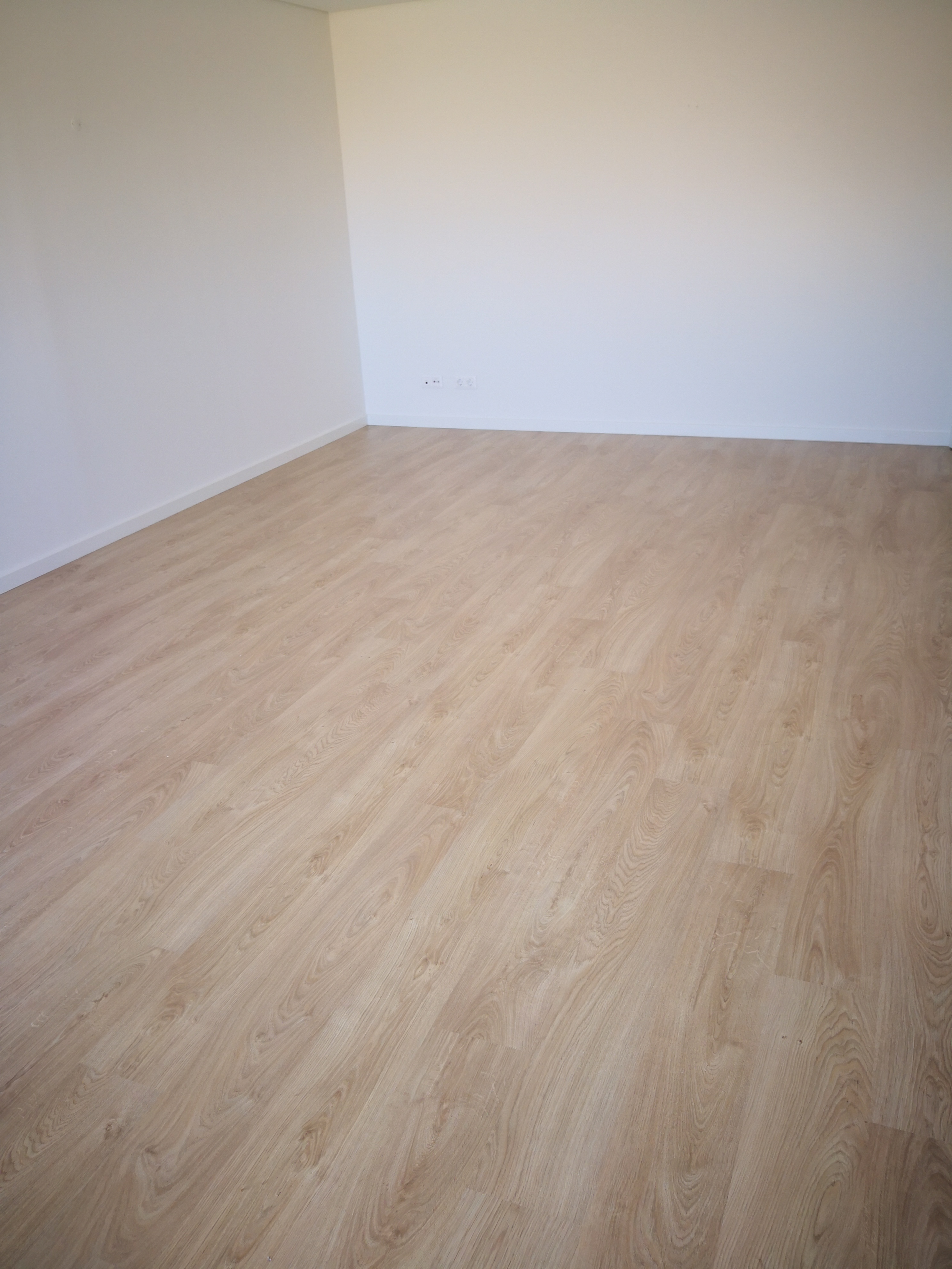 T2- VENDA - NOVO - 93,20 M2 - LUGAR DE ESTACIONAMENTO E ARRECADAÇÃO