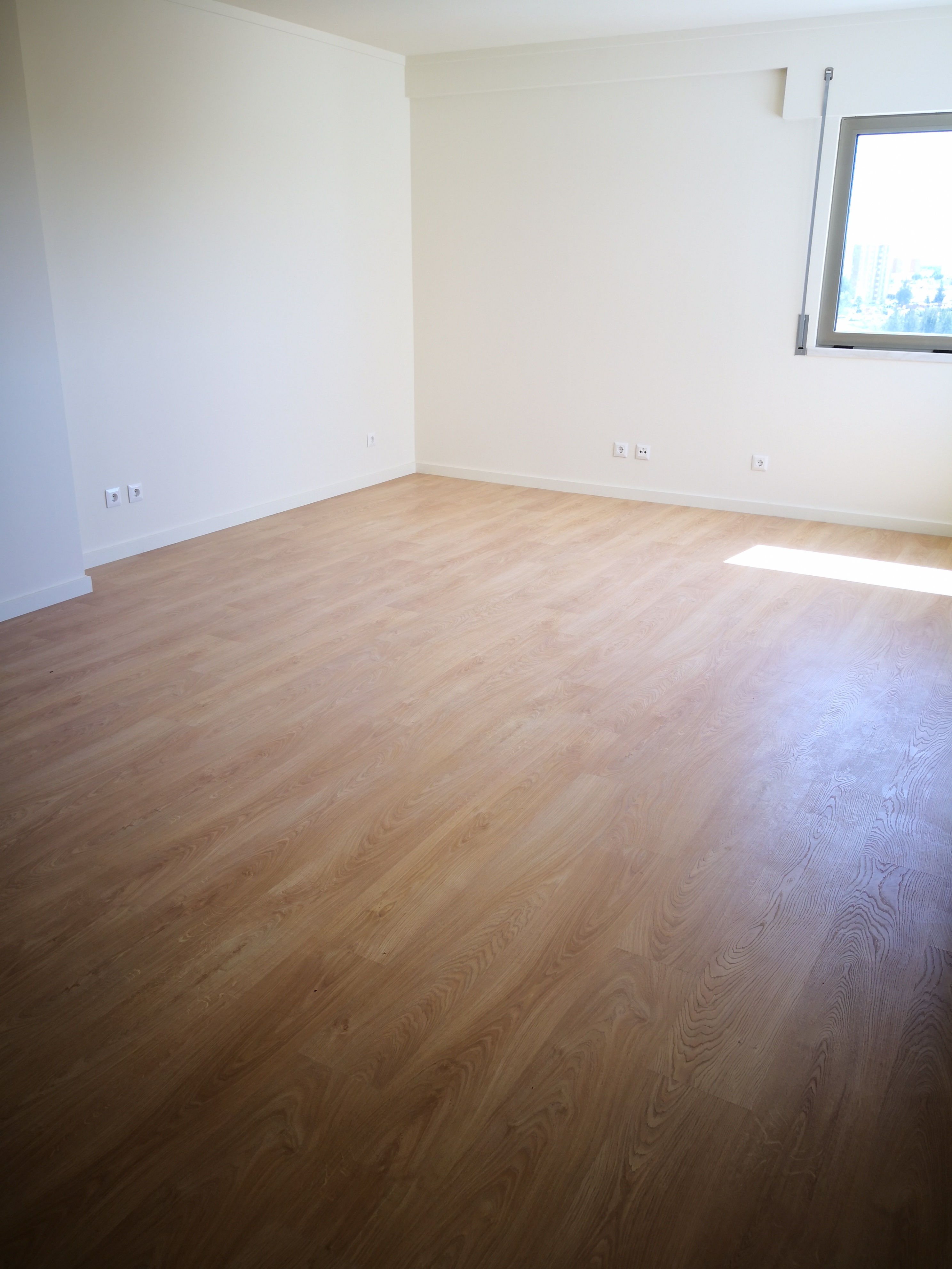 T1 - ARRENDAMENTO - COZINHA EQUIPADA - LUGAR DE ESTACIONAMENTO