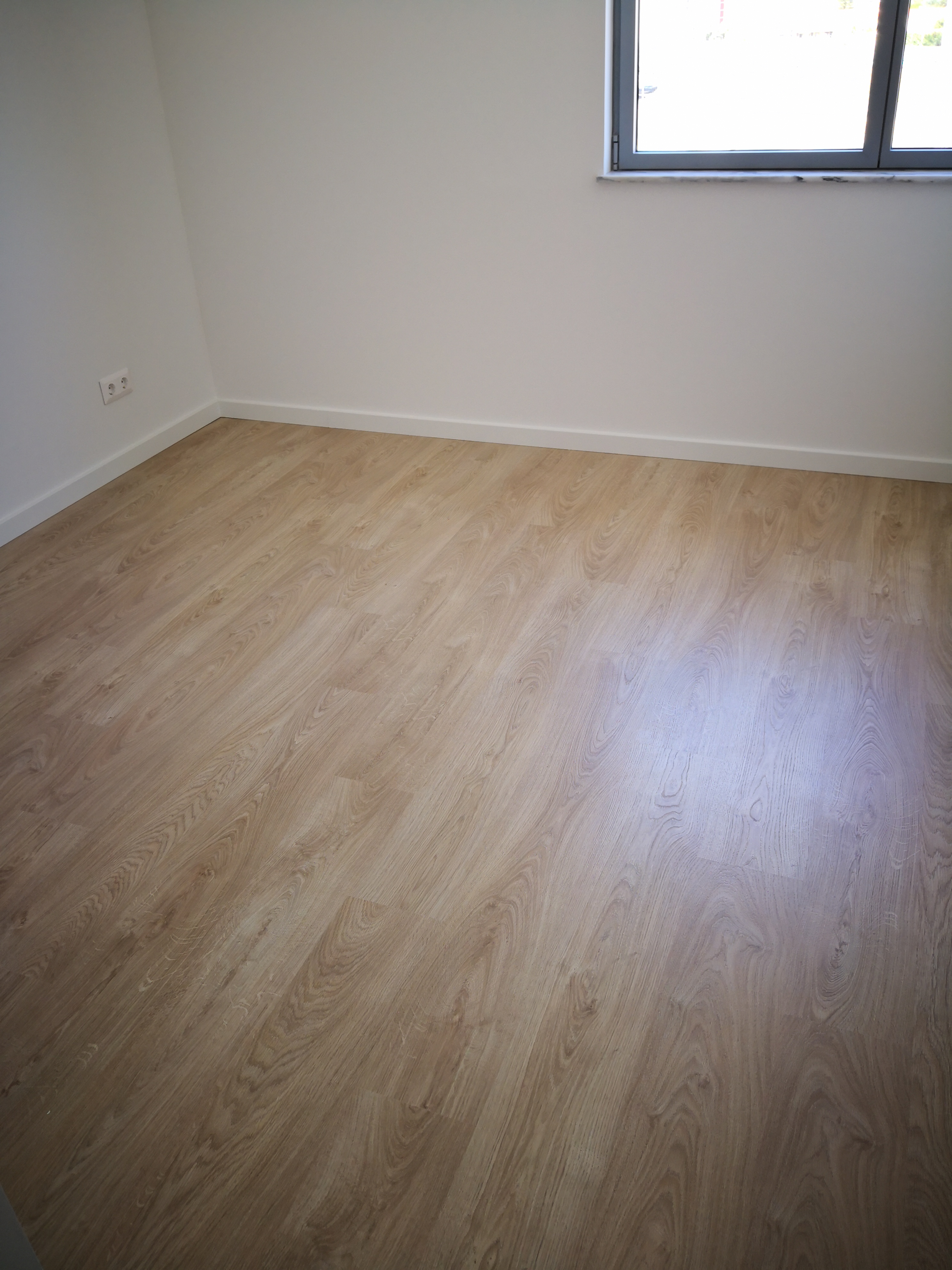 T2- VENDA - NOVO - 96,60 M2 - LUGAR DE ESTACIONAMENTO E ARRECADAÇÃO