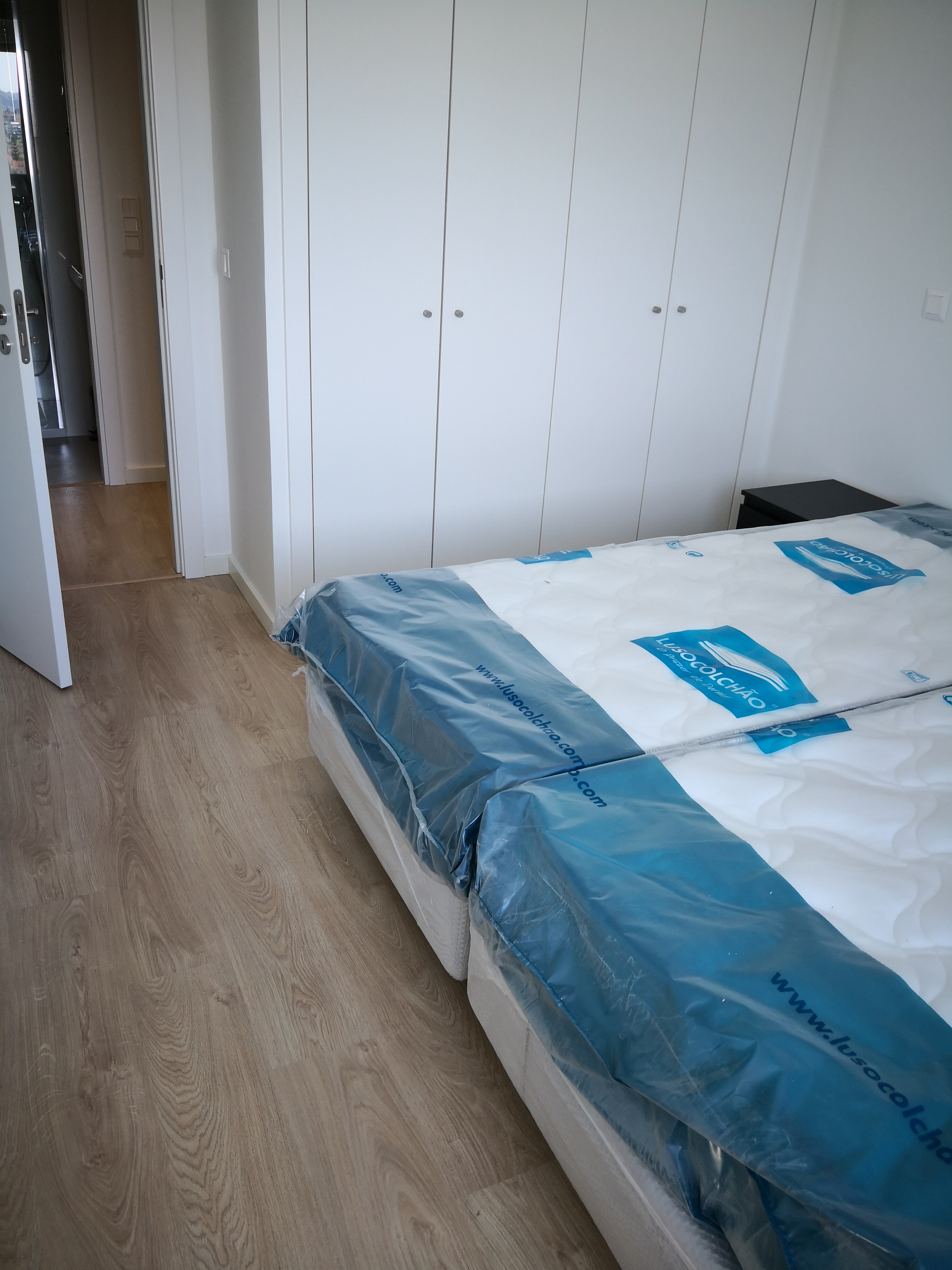 T2- ARRENDAMENTO - NOVO - TOTALMENTE EQUIPADO E MOBILADO