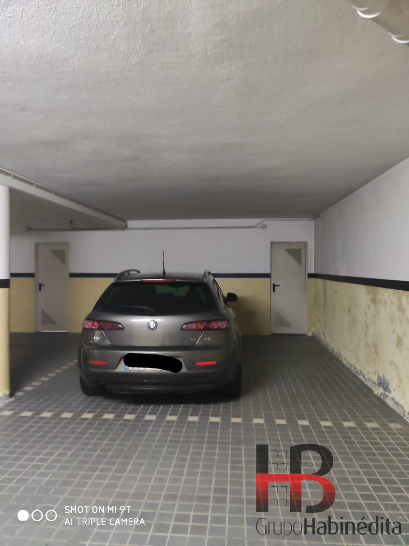 Luxuoso T3 mobilado com terraço.