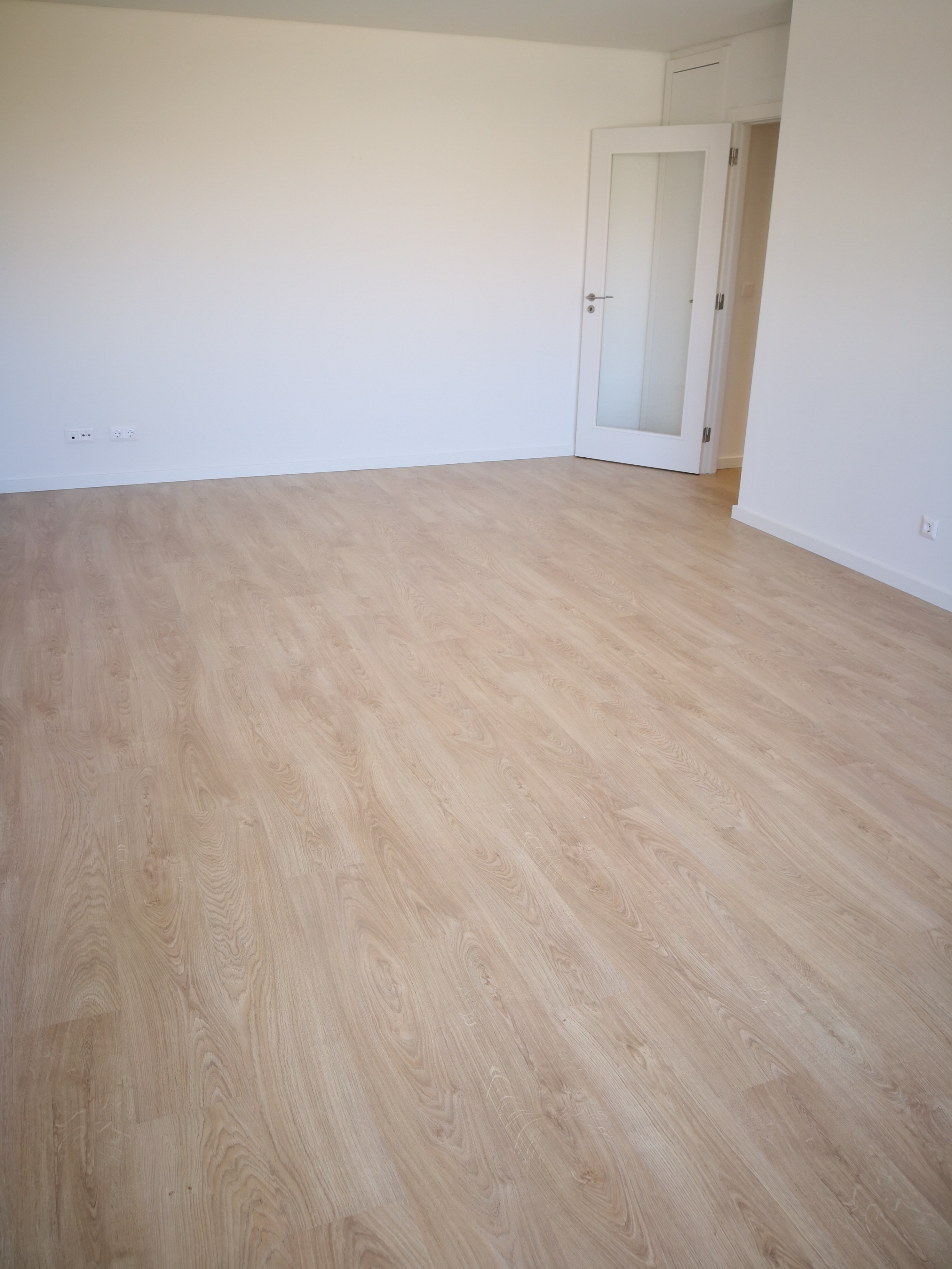 T2- VENDA - NOVO - 93,20 M2 - LUGAR DE ESTACIONAMENTO E ARRECADAÇÃO