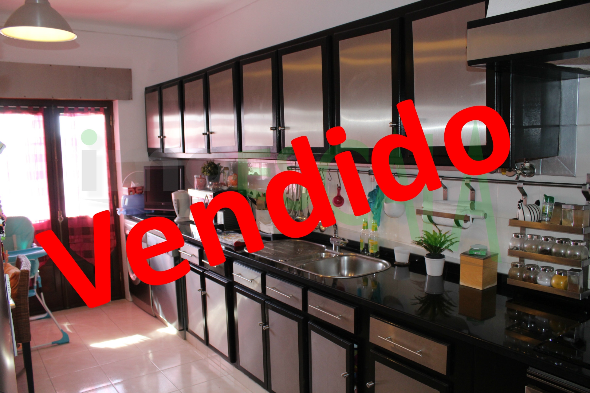 Apartamento T2 em Pontével com garagem privativa