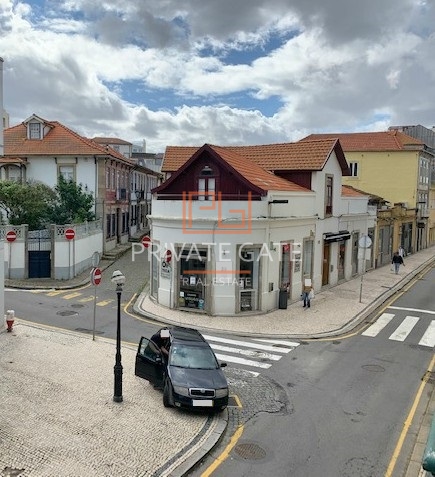 T1 na Sra. da luz a poucos metros do mar