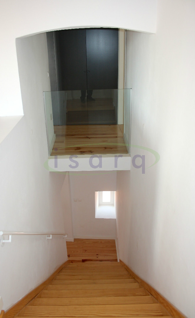 Moradia T4 com piscina no centro histórico de Arronches