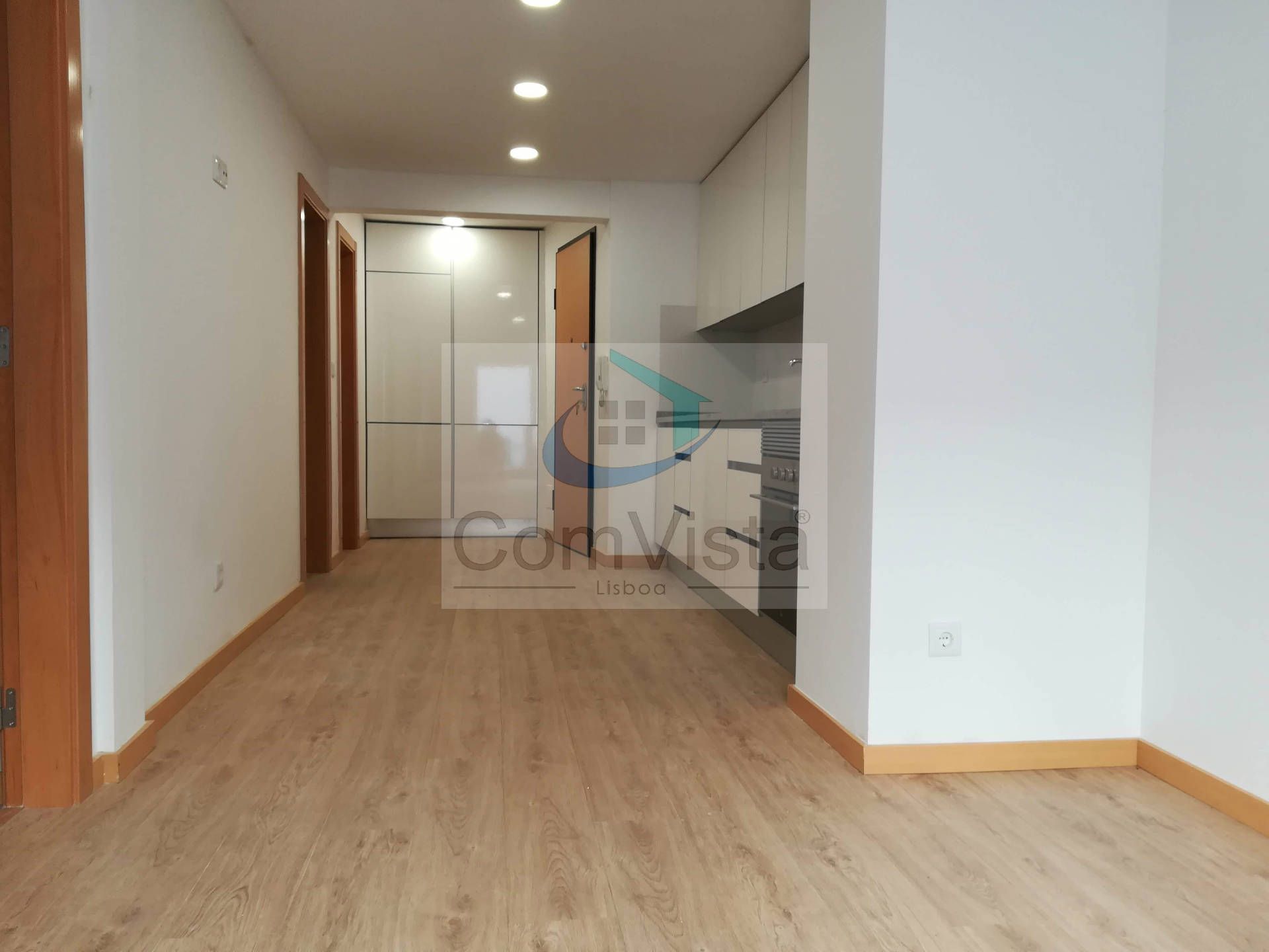 T1+1 com execelente logradouro em Benfica