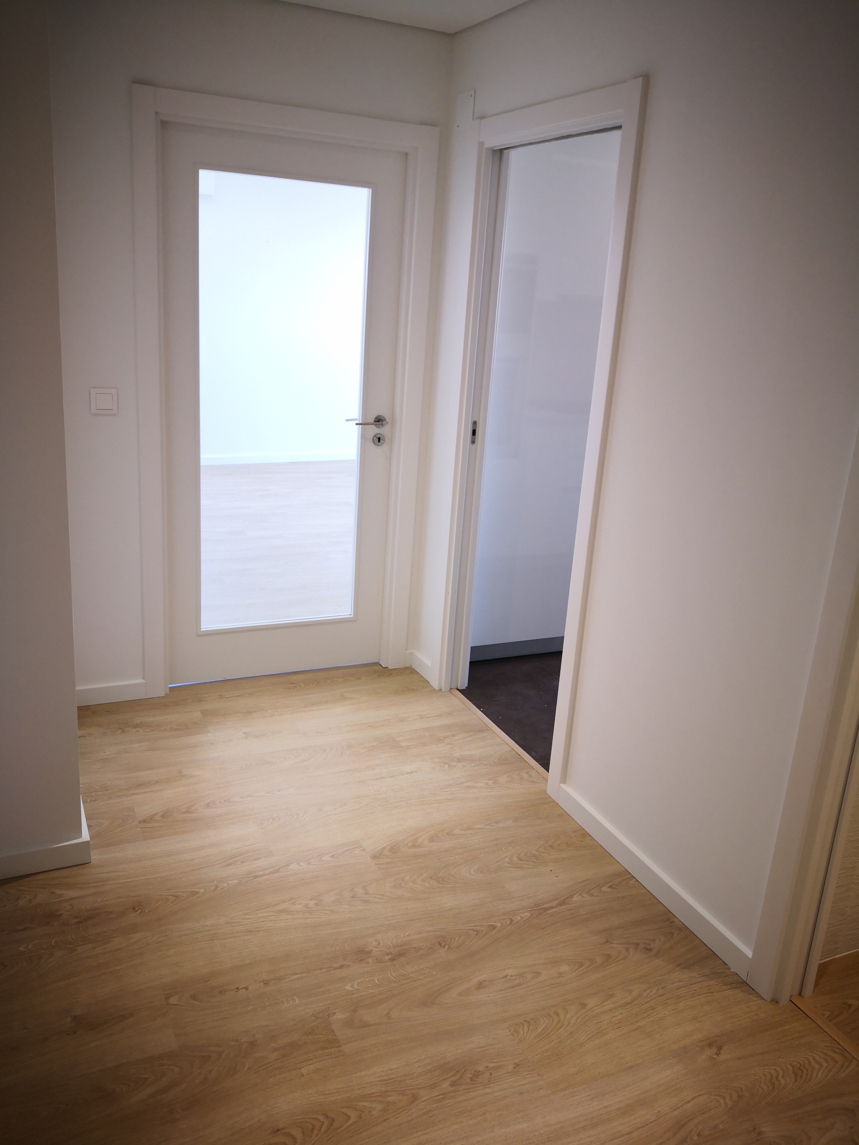 T2- VENDA - NOVO - 96,60 M2 - LUGAR DE ESTACIONAMENTO E ARRECADAÇÃO