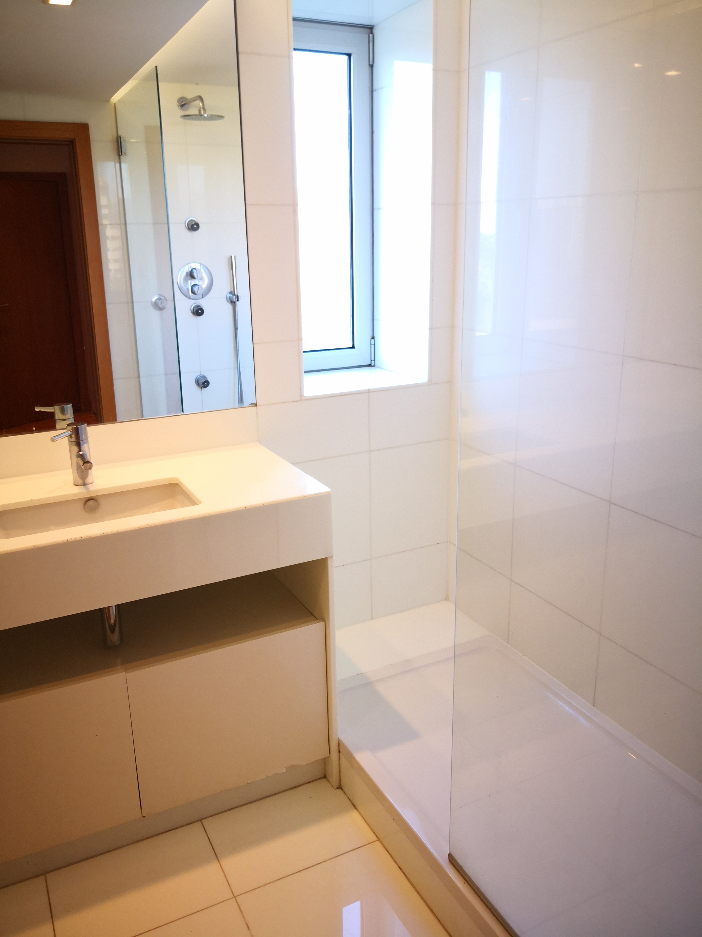 T3 - Venda - 176,20 m2 - 3 Lugares de Estacionamento e Arrecadação