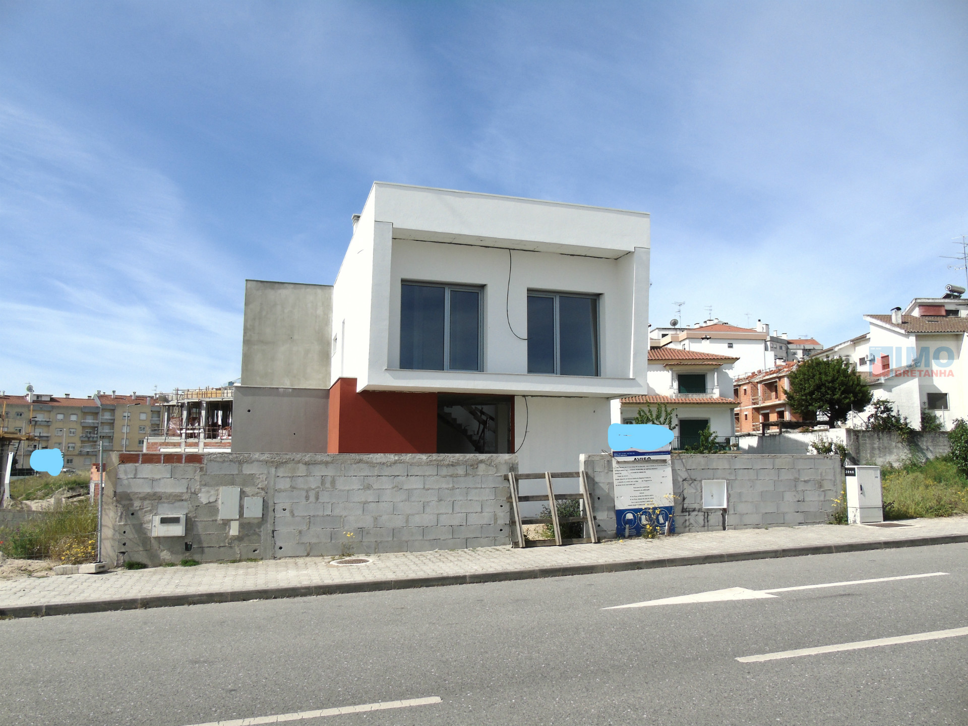 Moradia Castelo Branco( Vendida no estado em que se encontra)