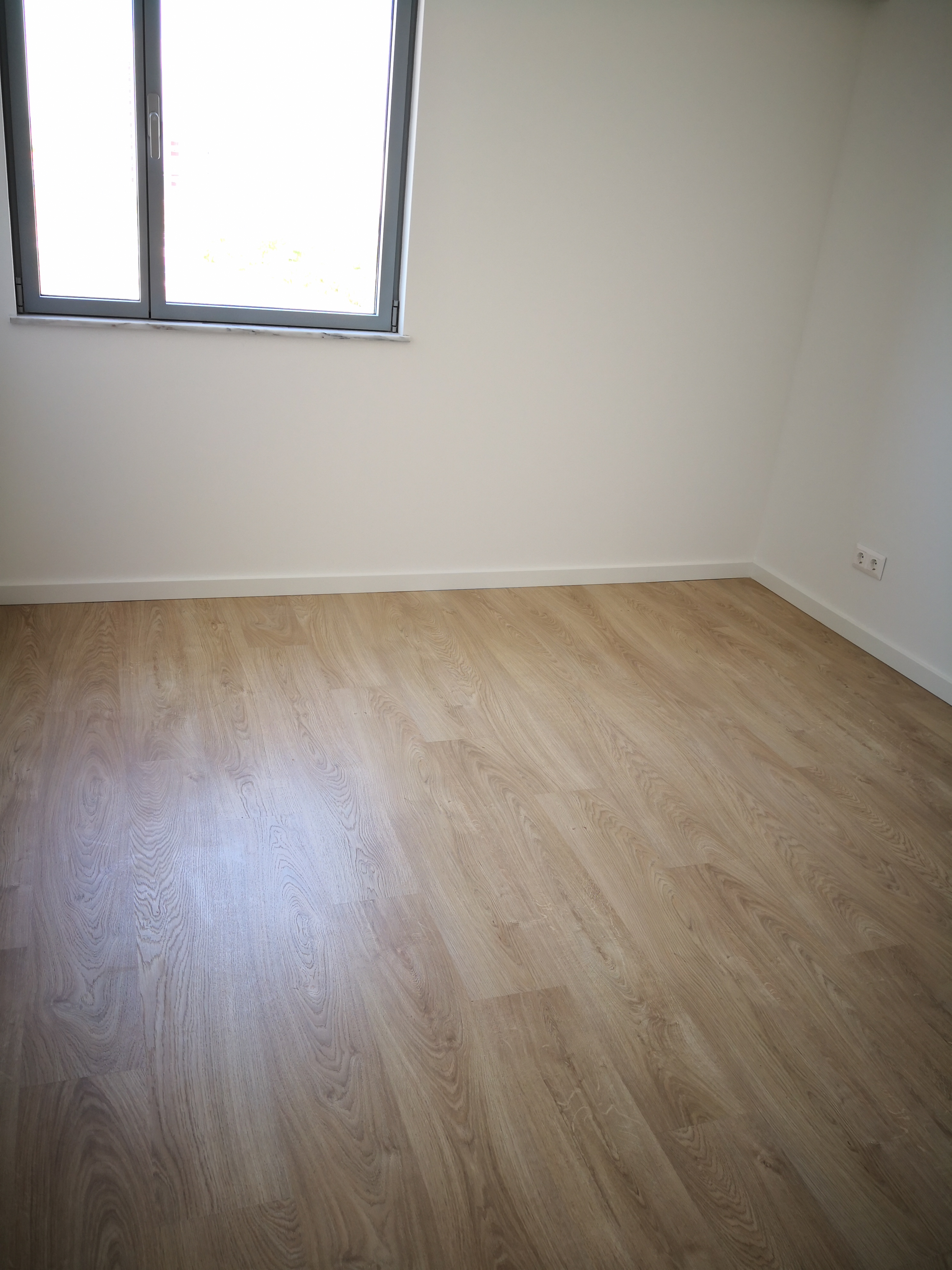 T2- VENDA - NOVO - 93,20 M2 - LUGAR DE ESTACIONAMENTO E ARRECADAÇÃO