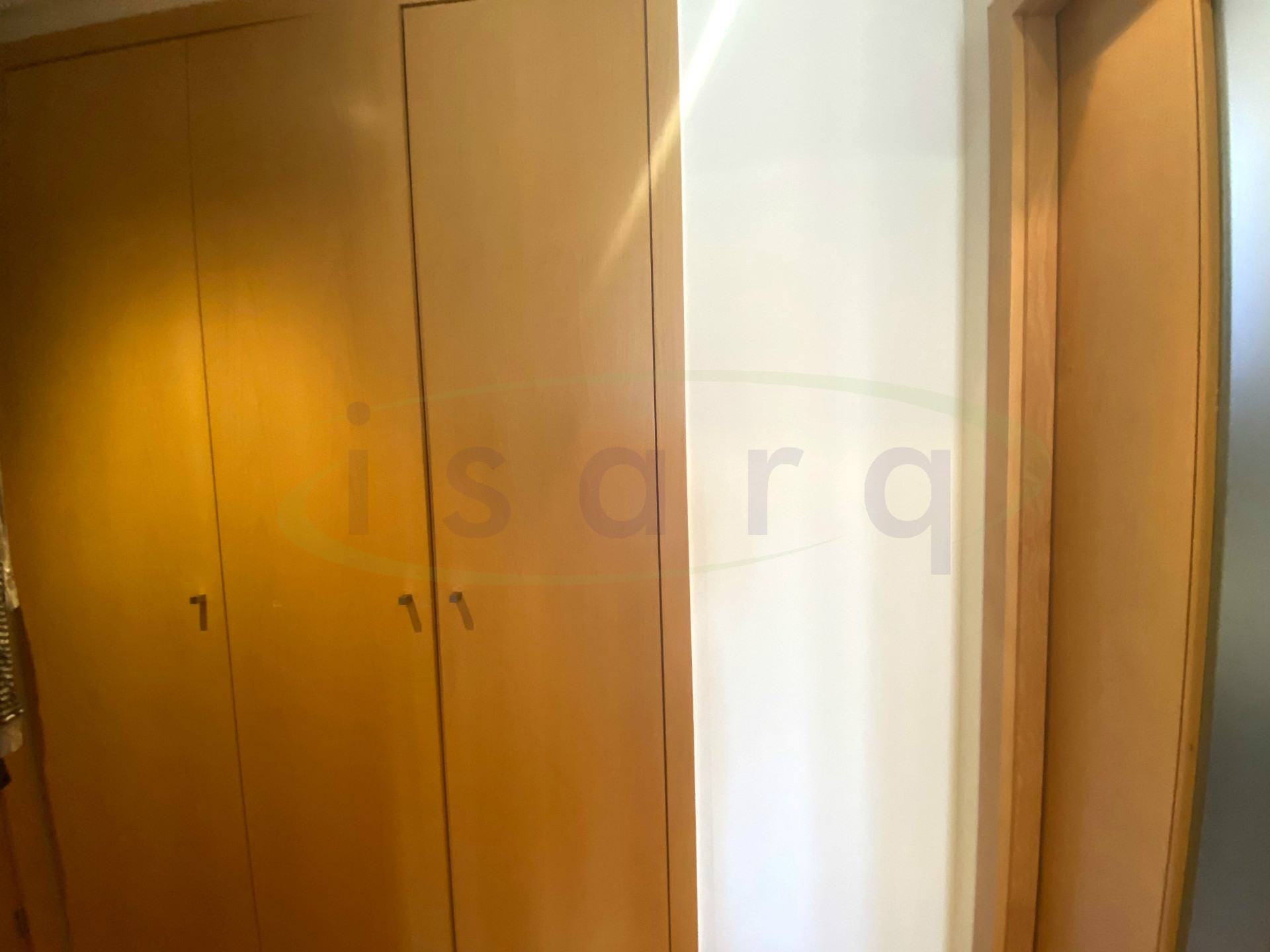 Apartamento de 3 dormitorios de excelente calidad de construcción y acabados cerca de la playa