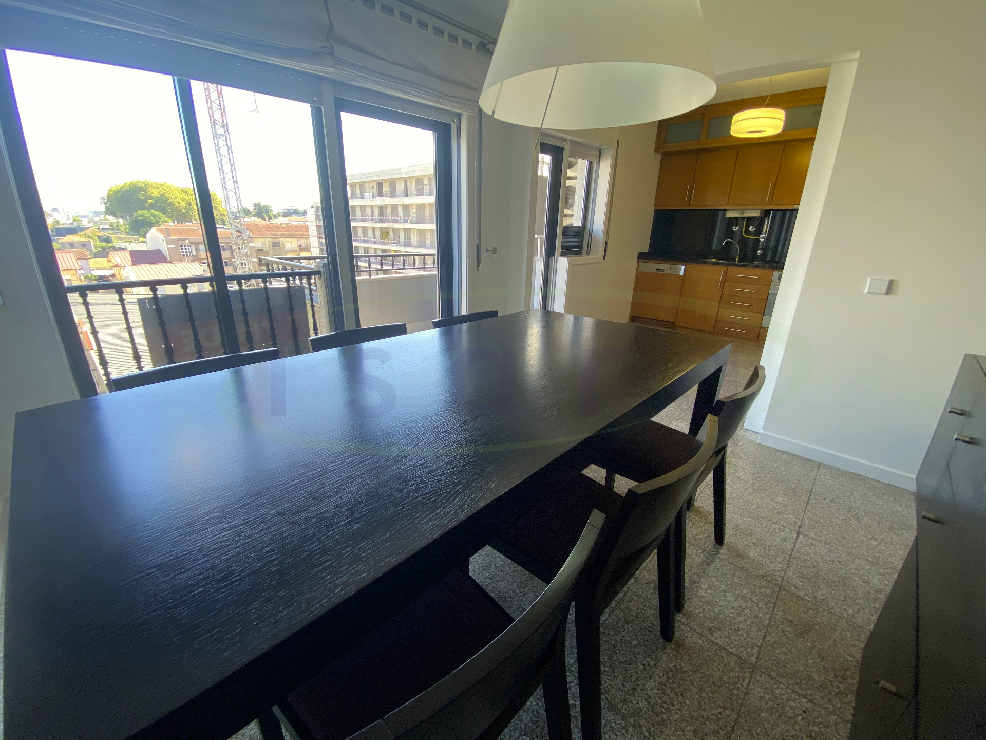 2 bedroom apartment in excellent condition in the center of Trofa;