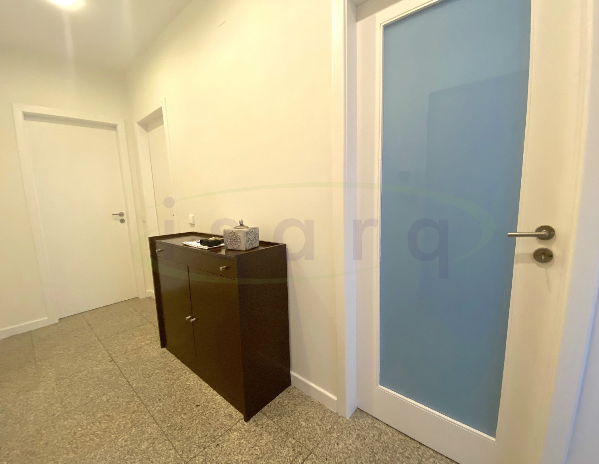 2 bedroom apartment in excellent condition in the center of Trofa;