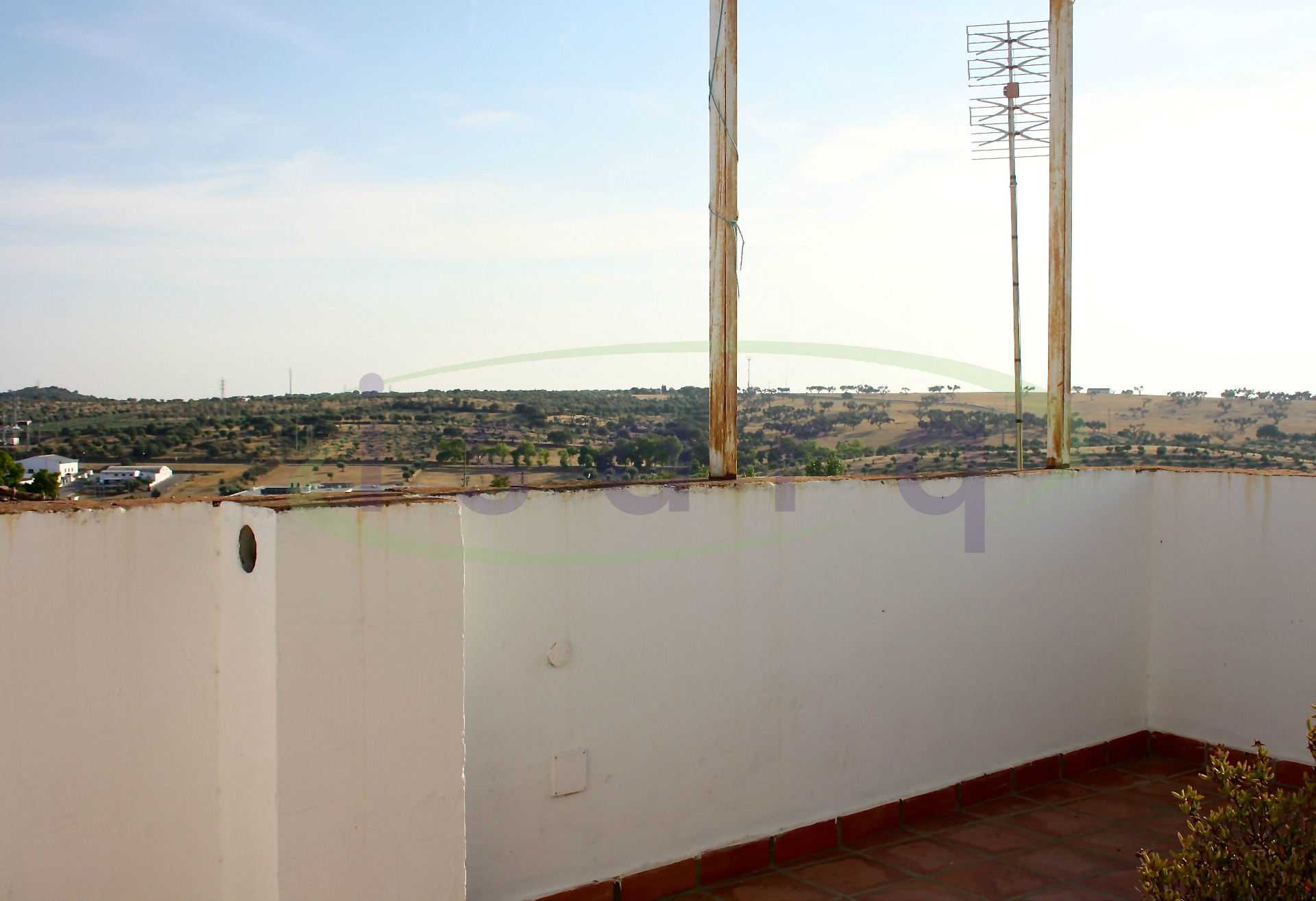 Moradia T4 com piscina no centro histórico de Arronches
