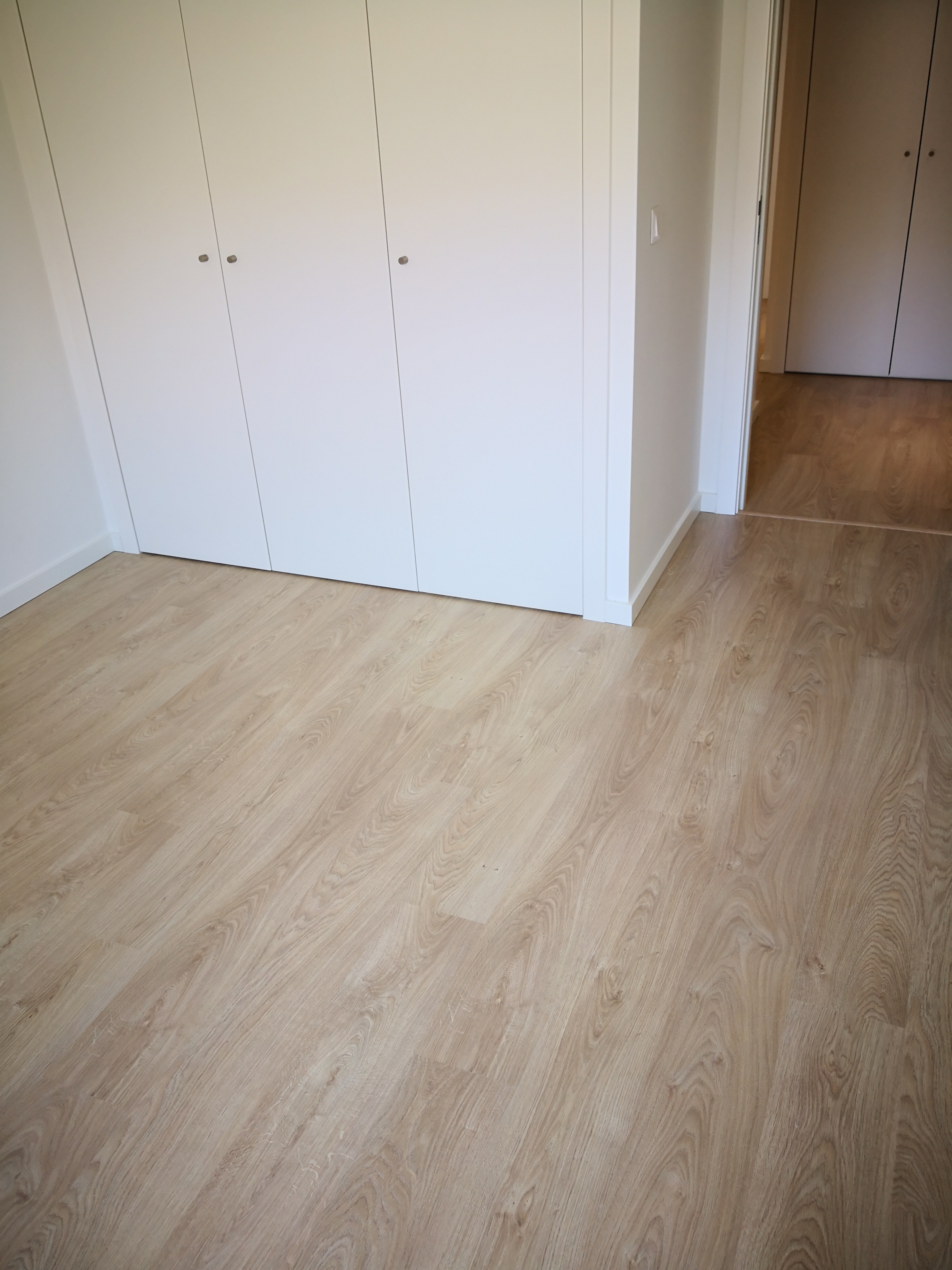 T2- ARRENDAMENTO - NOVO - 94,20 M2 - LUGAR DE ESTACIONAMENTO E ARRECADAÇÃO