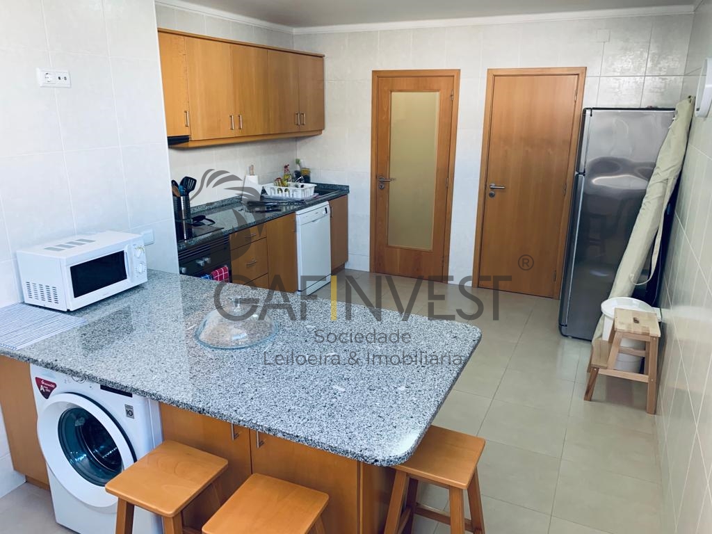 Apartamento T3 com Terraço na Praia da Barra