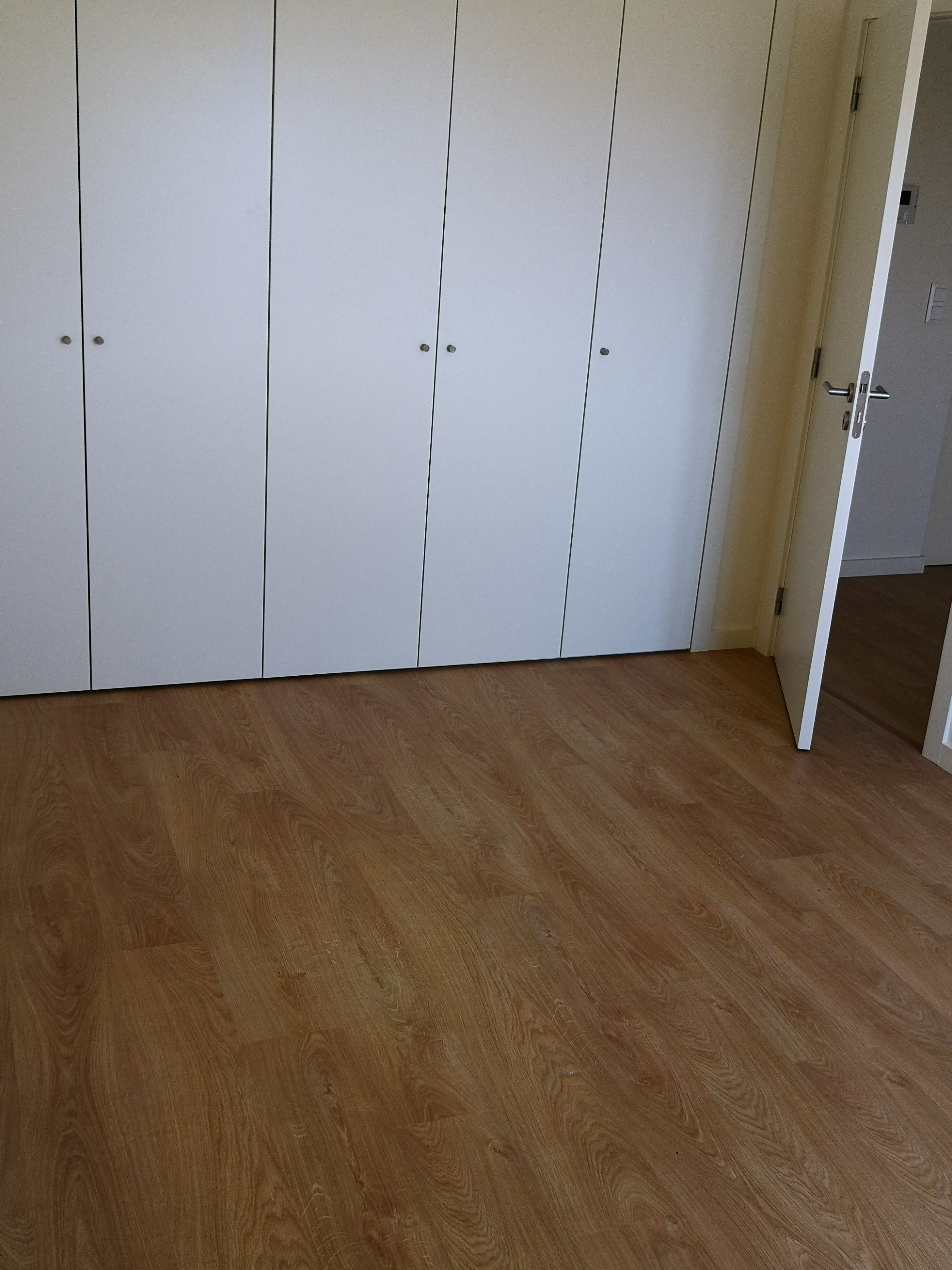 T1 - ARRENDAMENTO - COZINHA EQUIPADA - LUGAR DE ESTACIONAMENTO