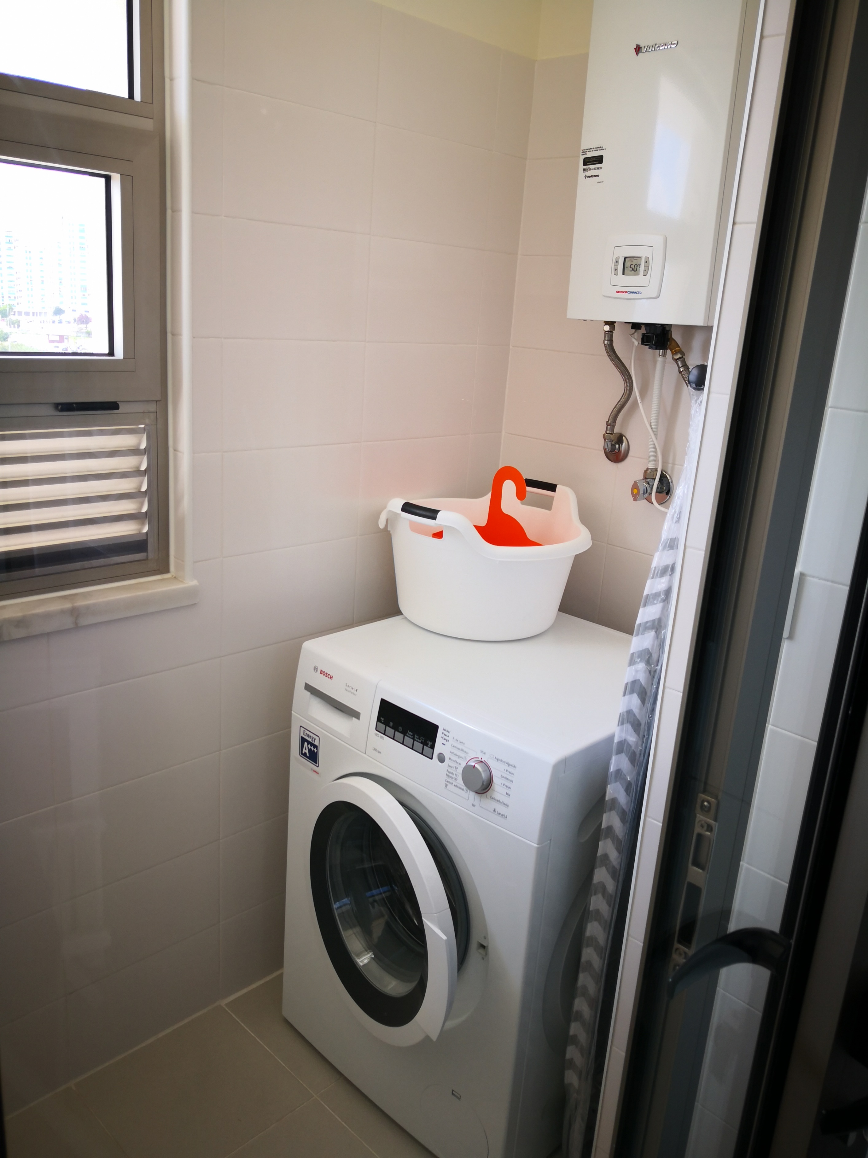 T2 - Arrendamento - Mobilado - 2 Lugares de Estacionamento e Arrecadação