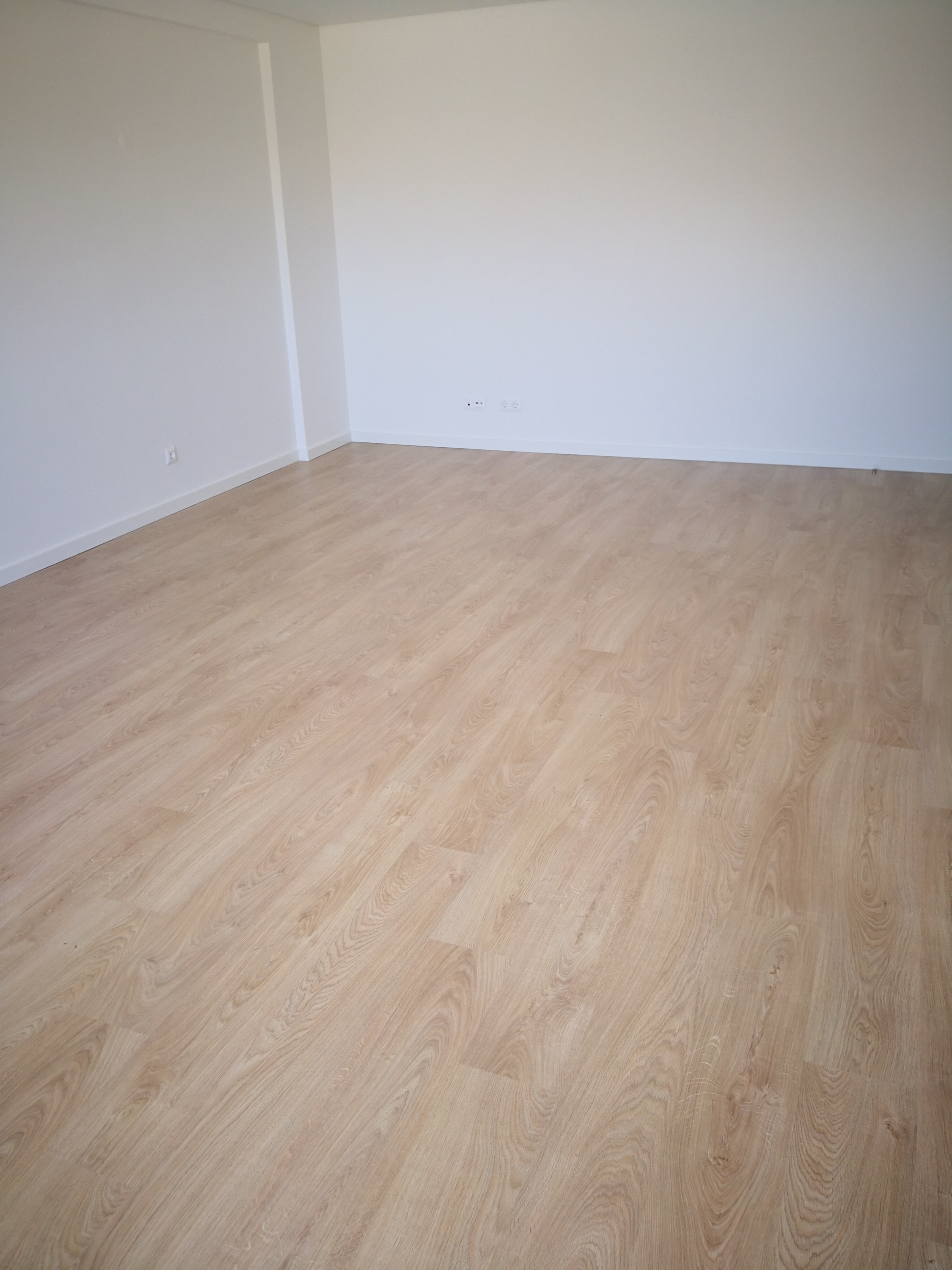 T2- VENDA - NOVO - 94,20 M2 - LUGAR DE ESTACIONAMENTO E ARRECADAÇÃO