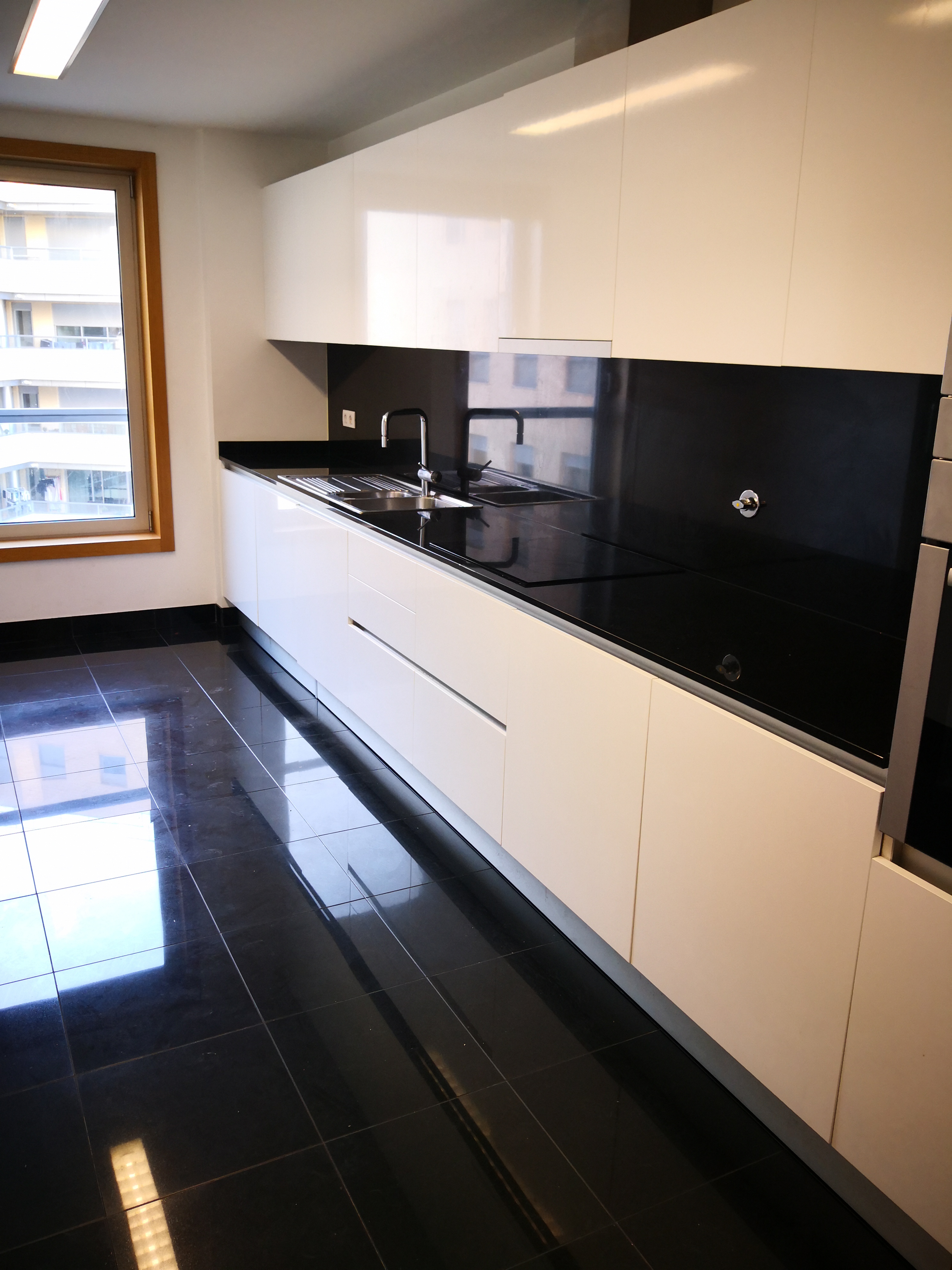 T3 - Venda - 176,20 m2 - 3 Lugares de Estacionamento e Arrecadação