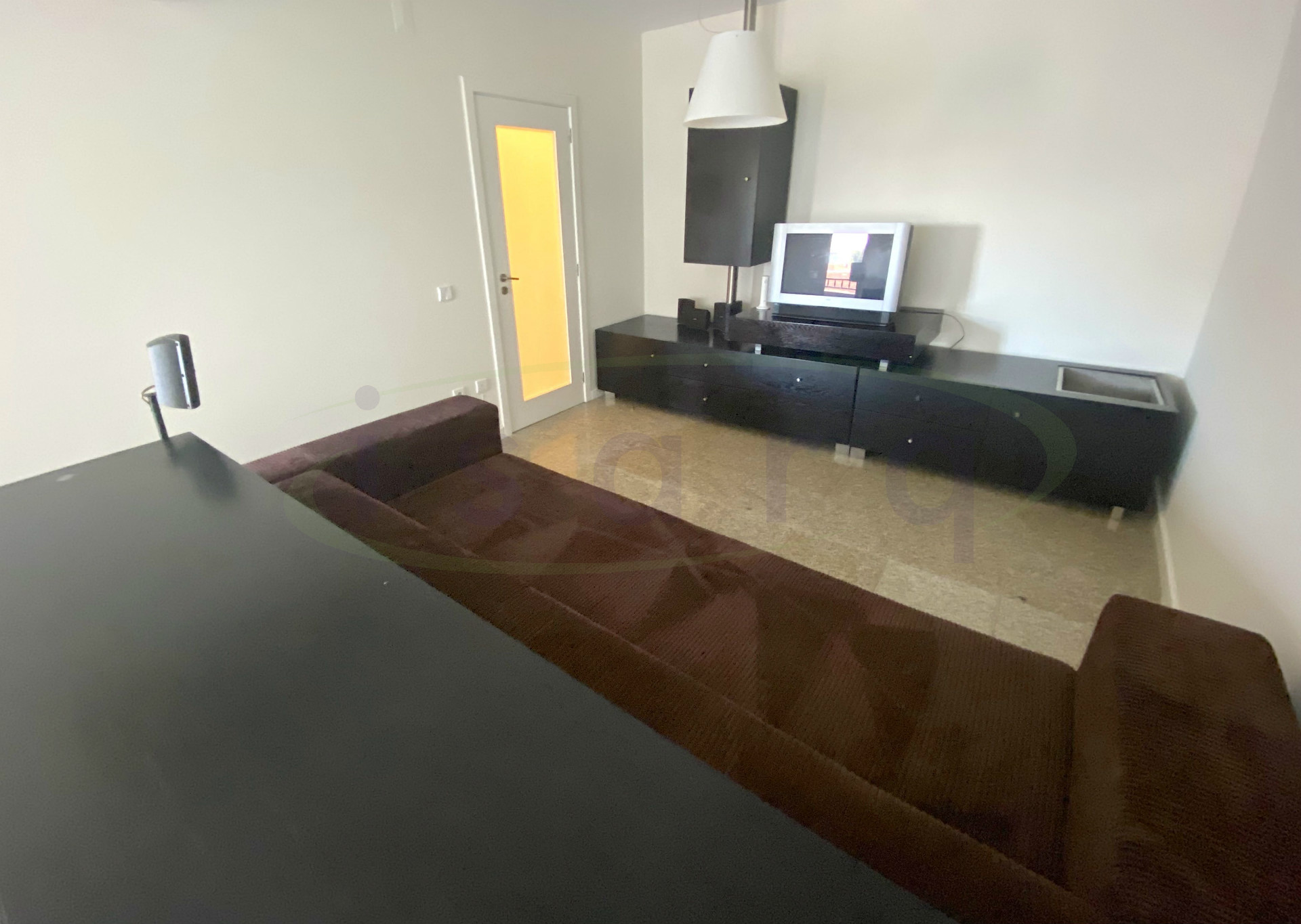 2 bedroom apartment in excellent condition in the center of Trofa;