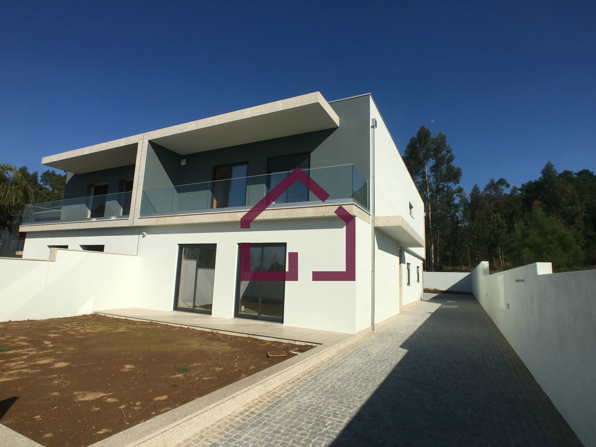 Moradia Geminada T4+1