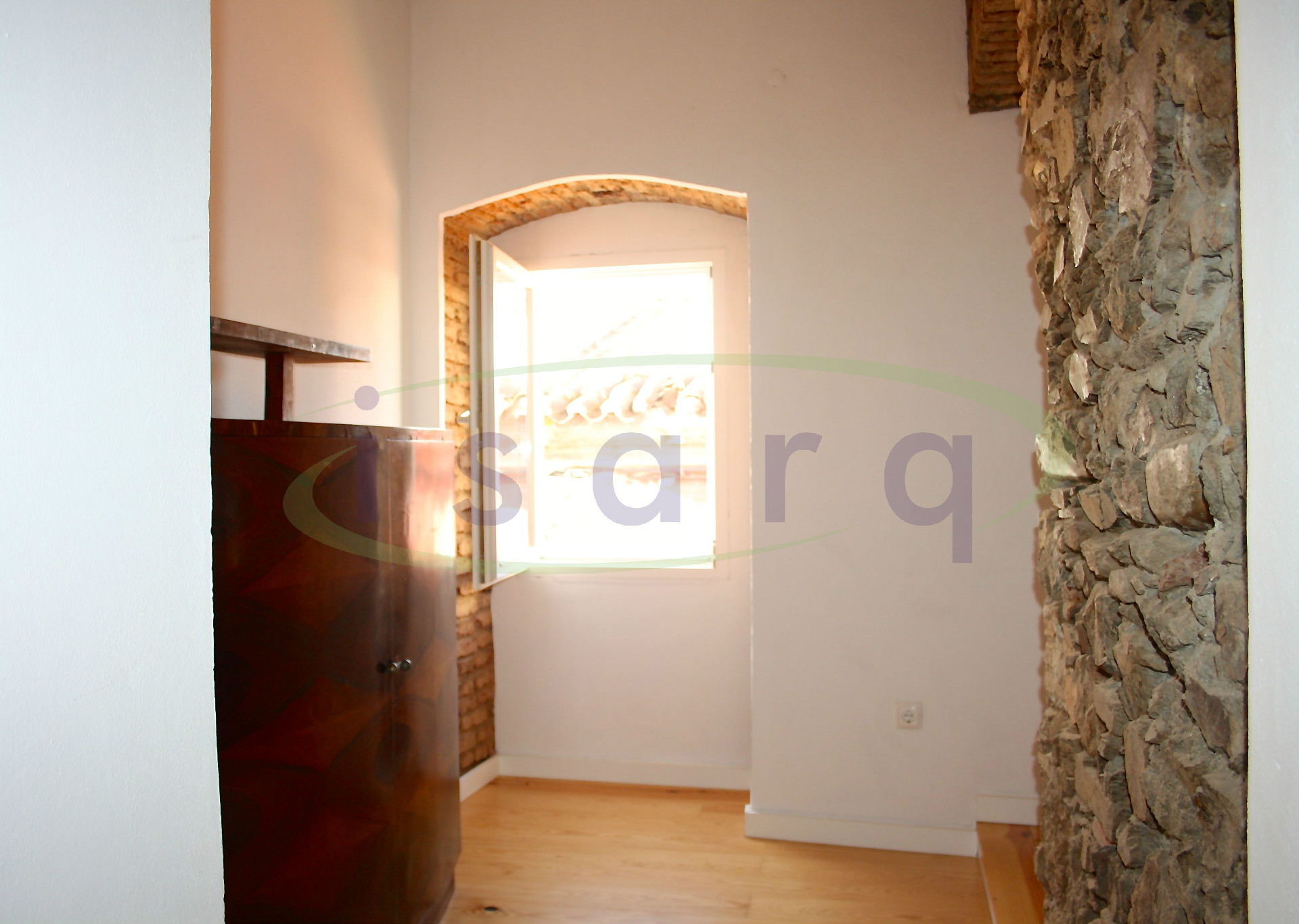 Moradia T4 com piscina no centro histórico de Arronches