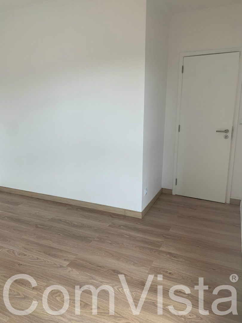 Apartamento T2 em Santa Clara, Lisboa, remodelado