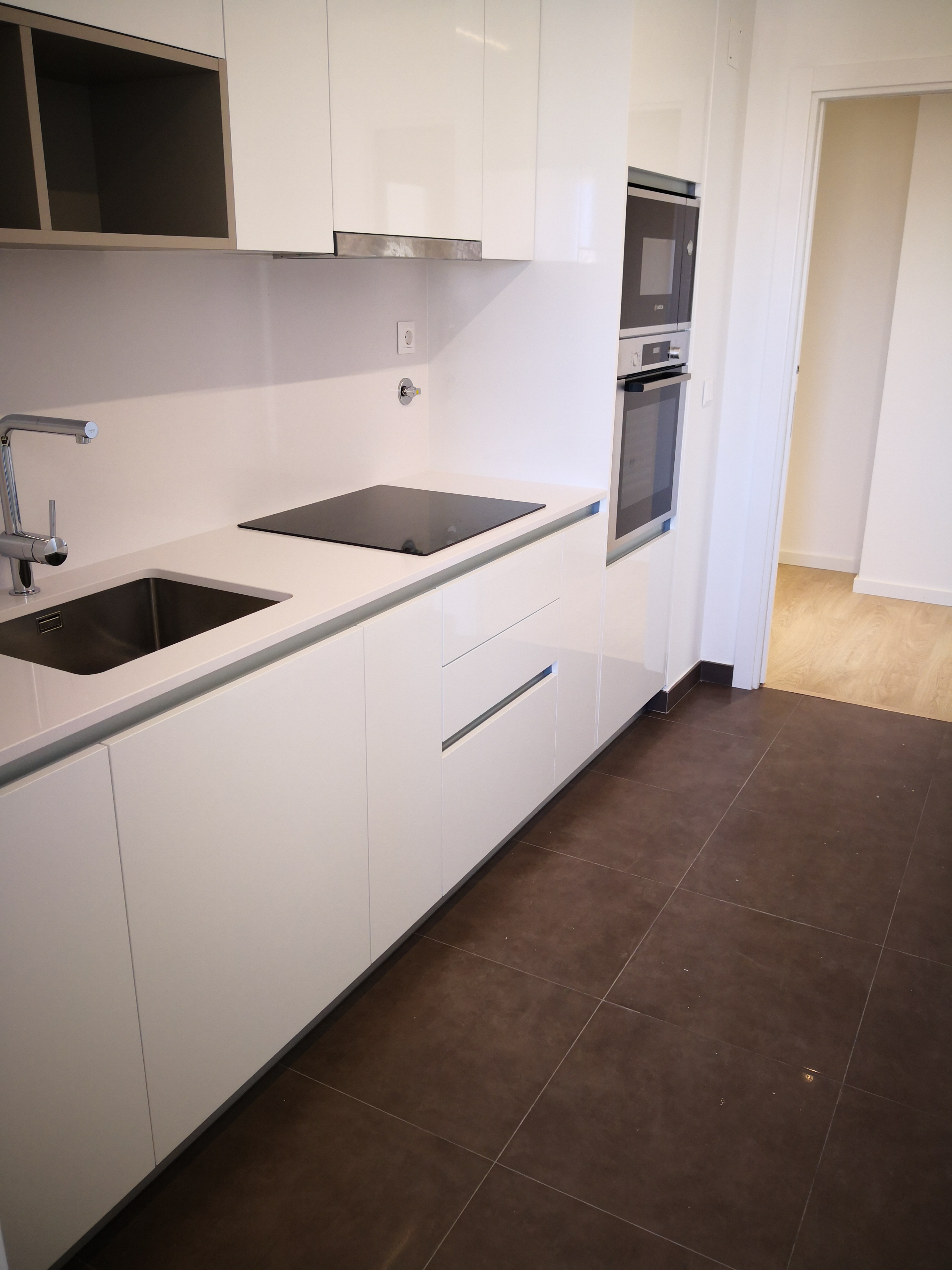 T2- VENDA - NOVO - 96,60 M2 - LUGAR DE ESTACIONAMENTO E ARRECADAÇÃO