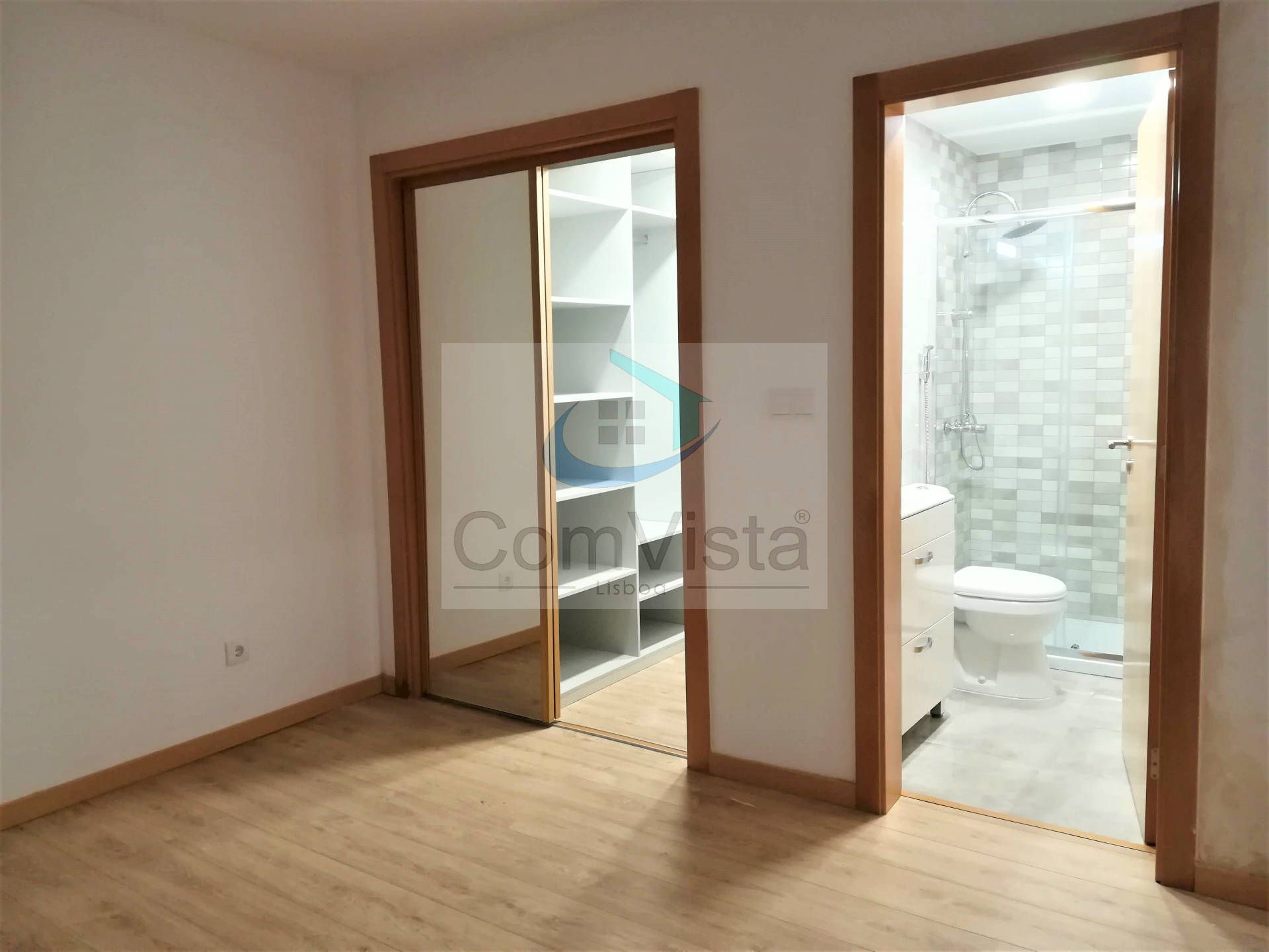 T1+1 com execelente logradouro em Benfica