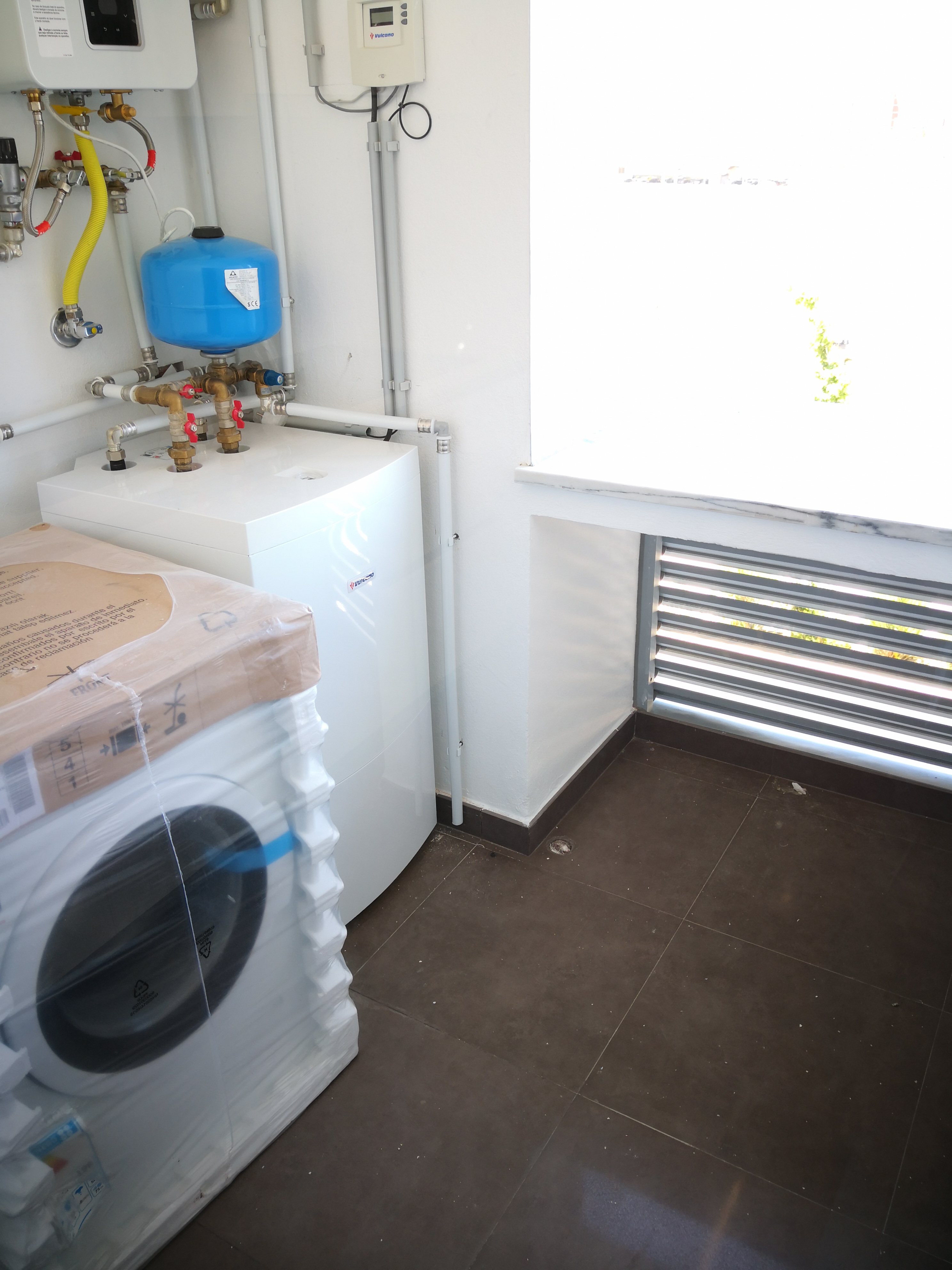 T2- VENDA - NOVO - 93,20 M2 - LUGAR DE ESTACIONAMENTO E ARRECADAÇÃO