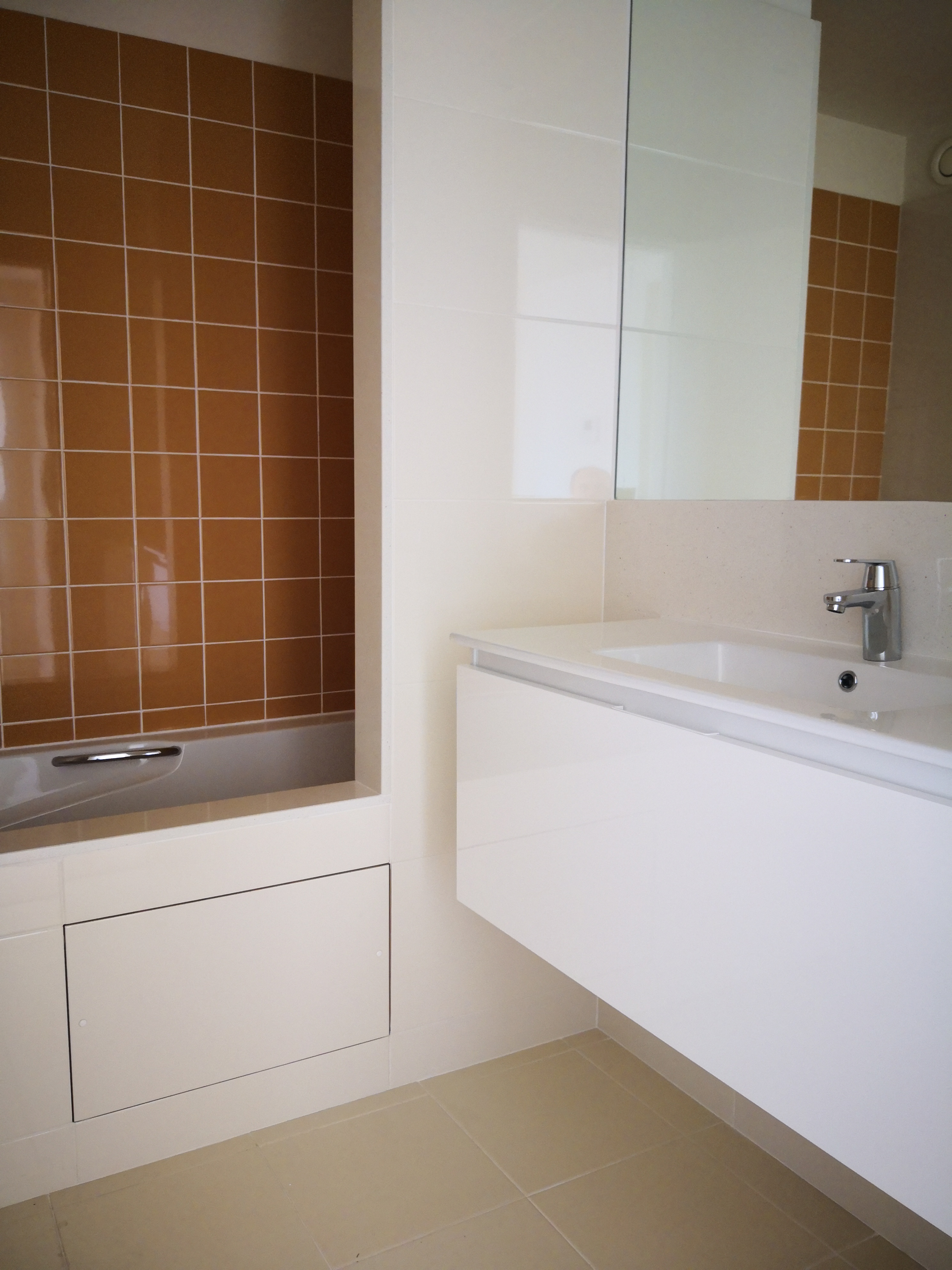 T1 - ARRENDAMENTO - COZINHA EQUIPADA - LUGAR DE ESTACIONAMENTO